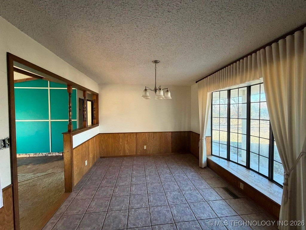 9390 Hedge Road Property Photo 13