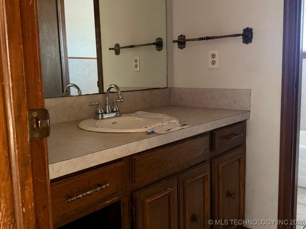 9390 Hedge Road Property Photo 17