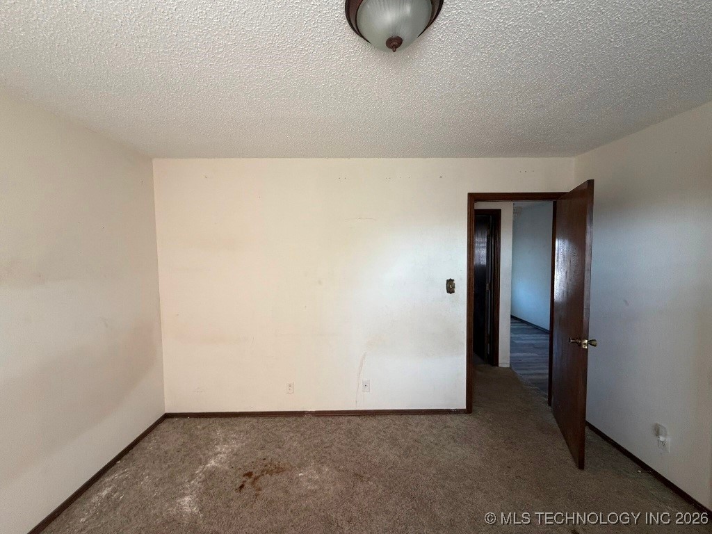 9390 Hedge Road Property Photo 22