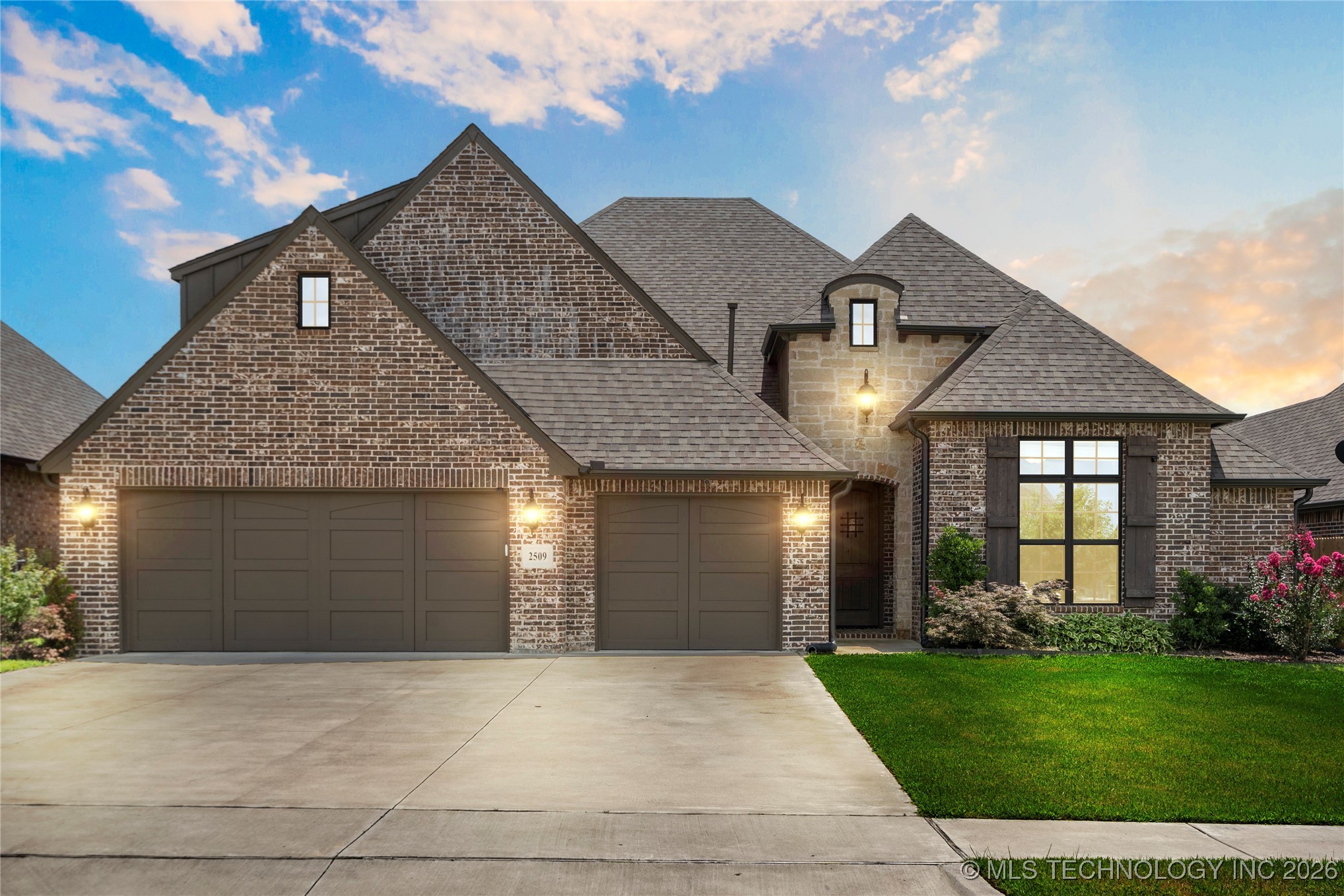 2509 E Northampton Street Property Photo 2