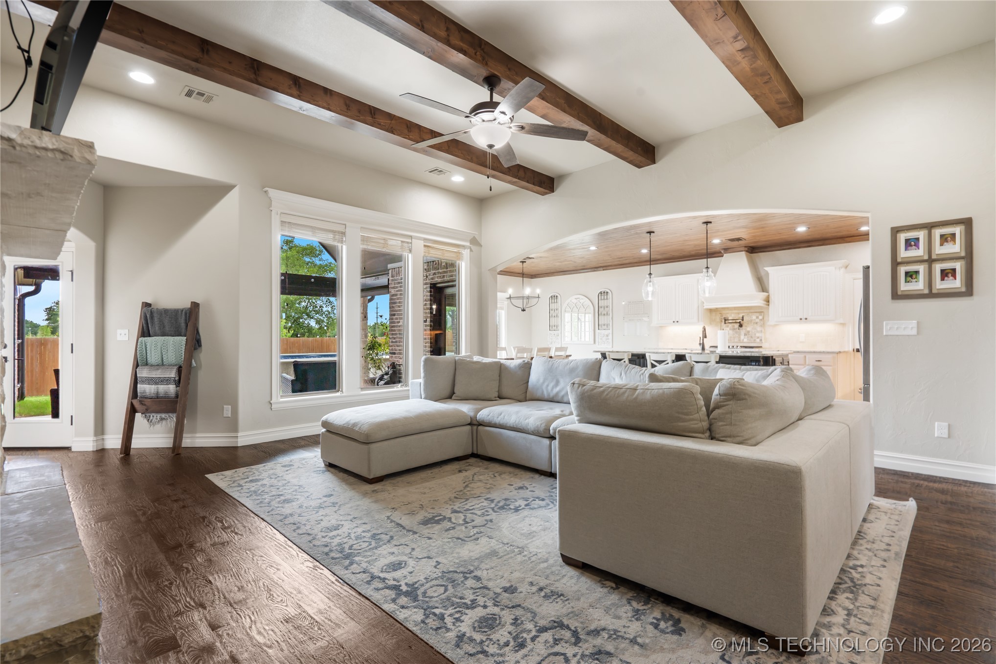 2509 E Northampton Street Property Photo 8