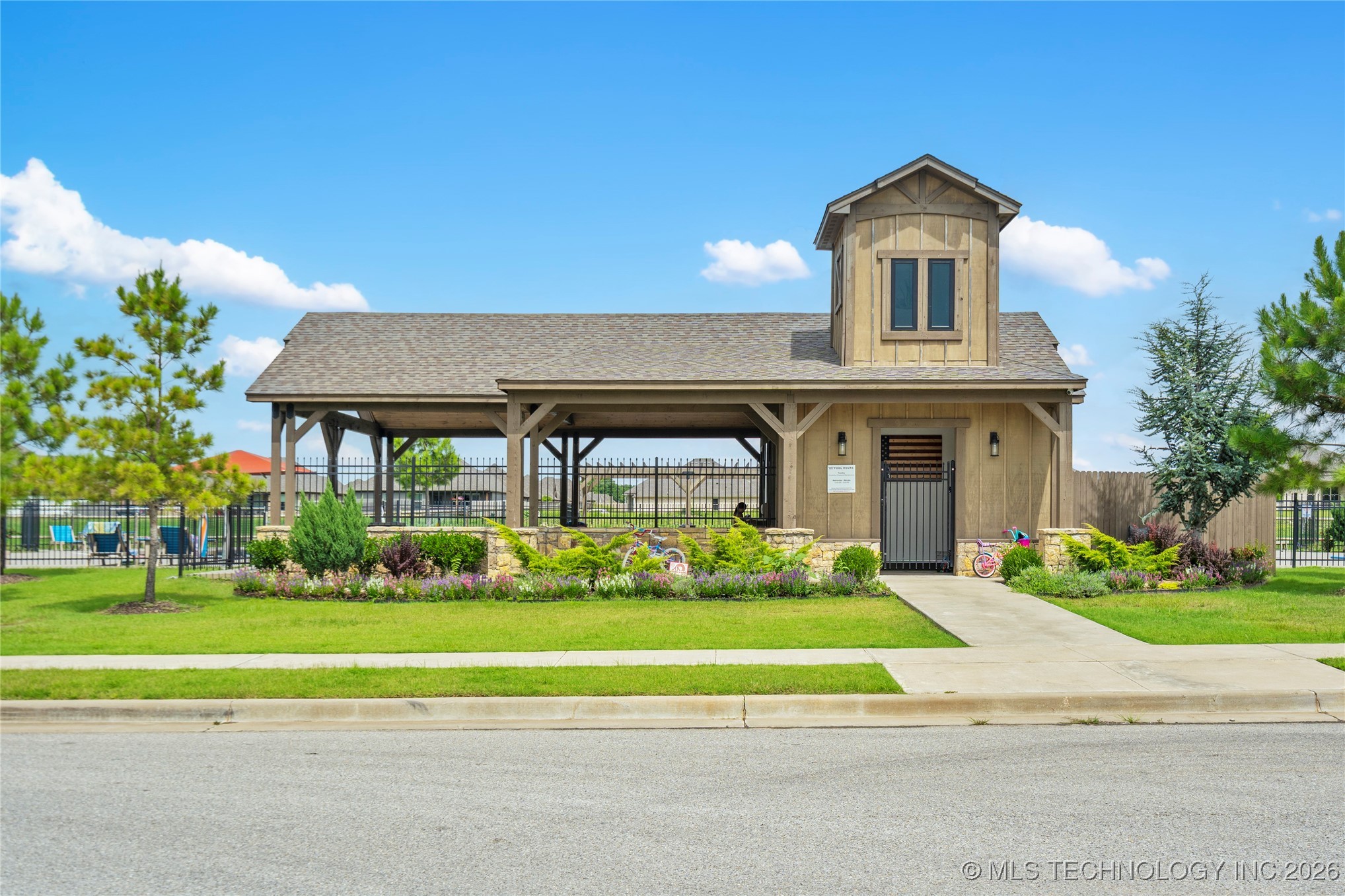 2509 E Northampton Street Property Photo 35