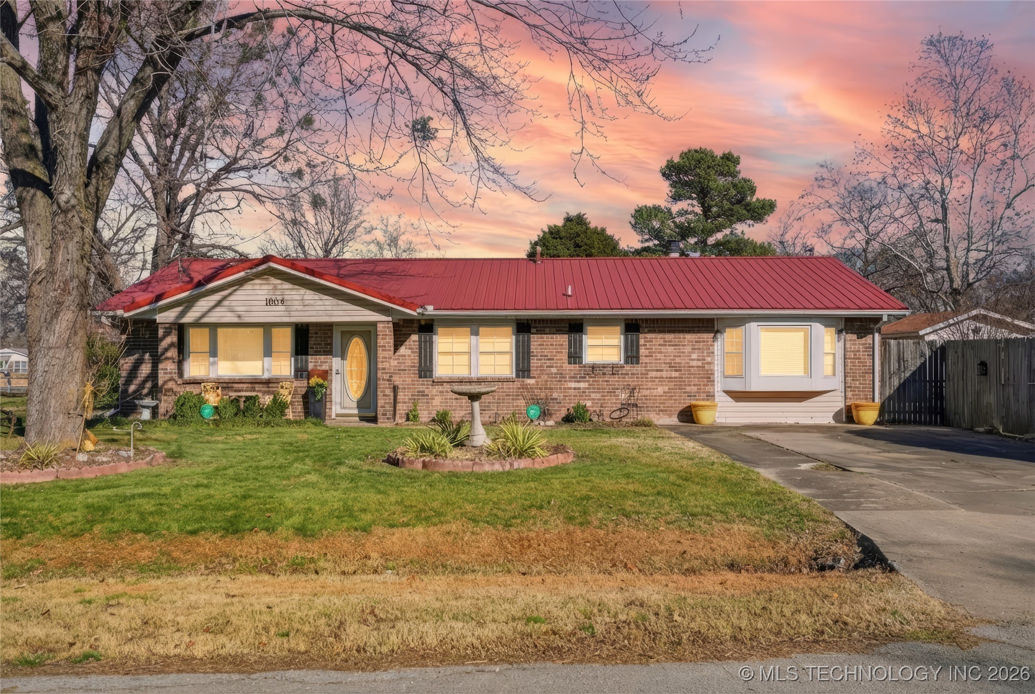 1004 Sw 5th Street Property Photo 1