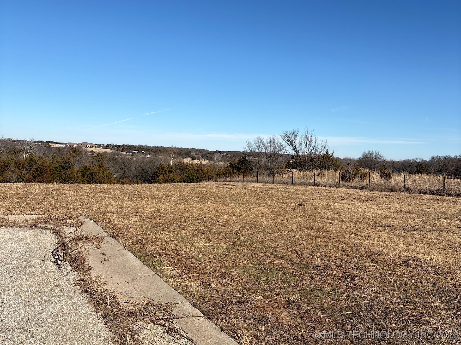 E Country Club Drive Property Photo 15