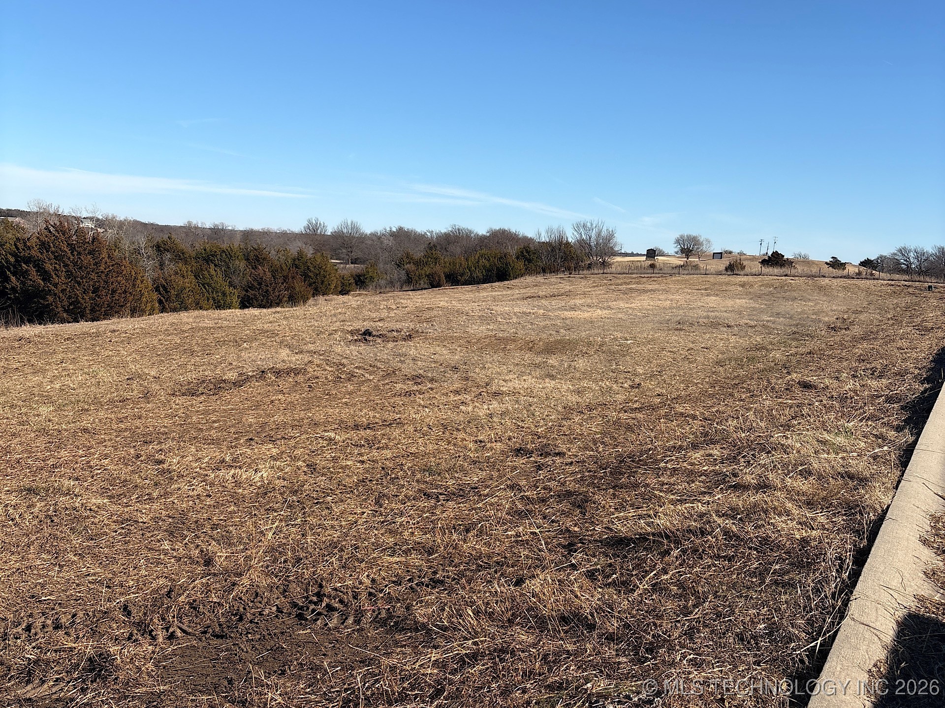 E Country Club Drive Property Photo 16