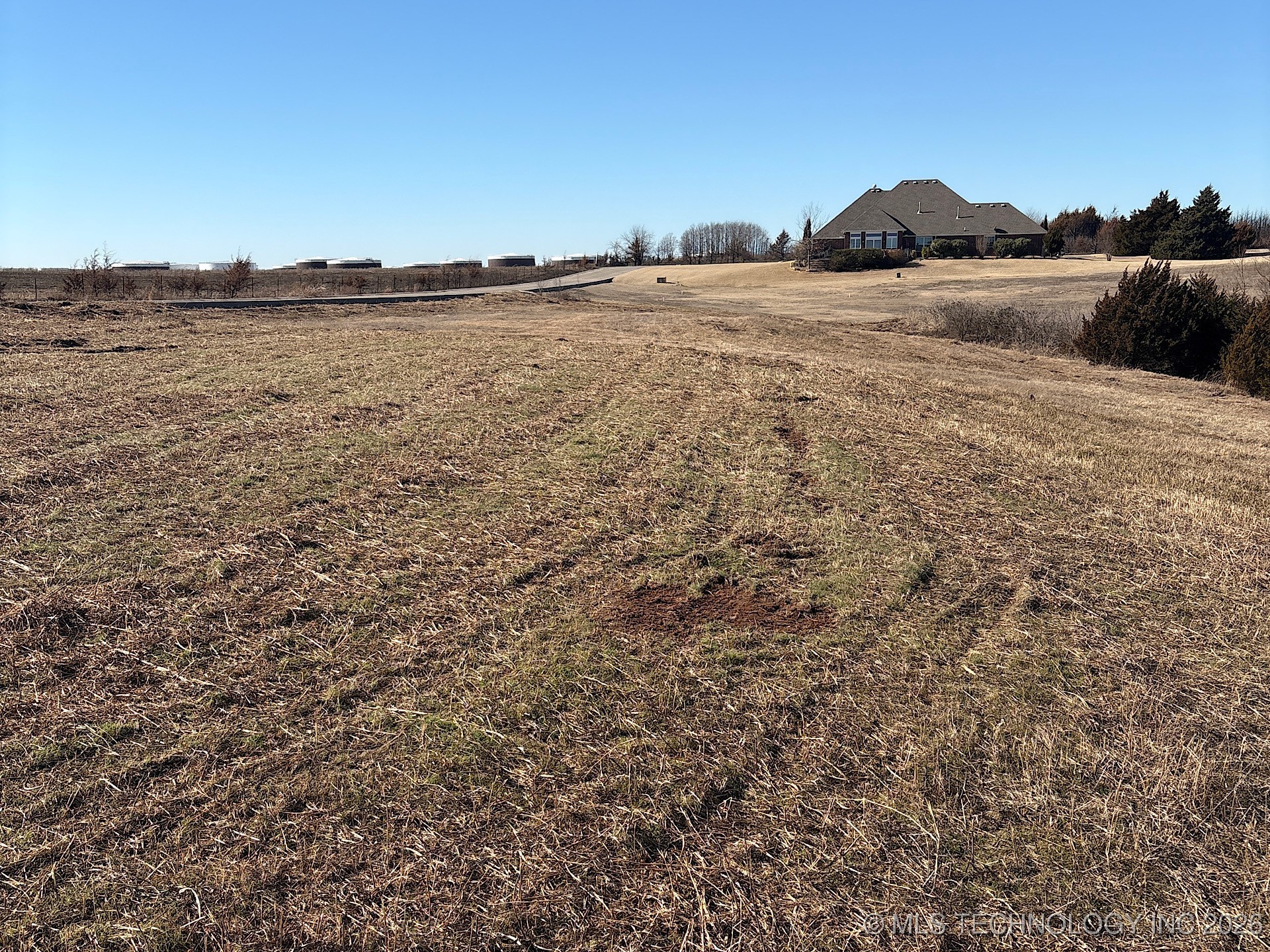 E Country Club Drive Property Photo 24