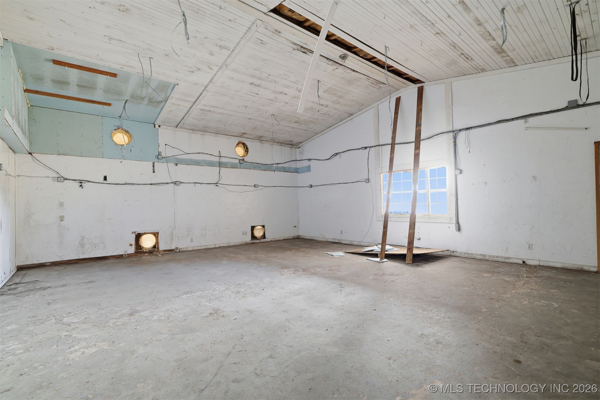 379 Madison Property Photo 9