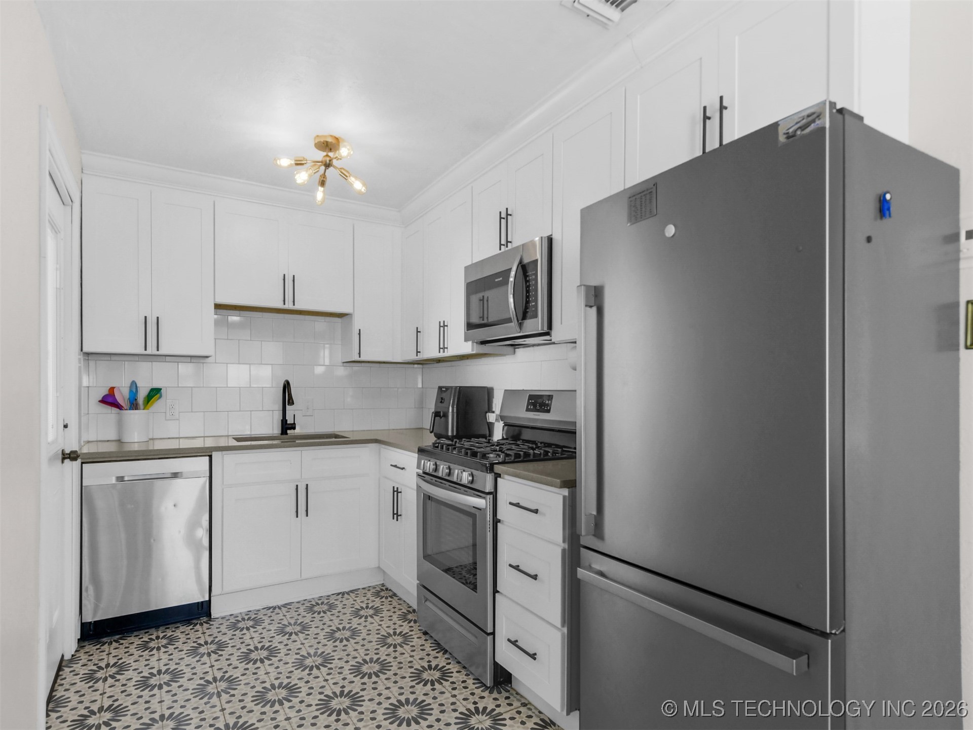 1610 Tower Drive Property Photo 9