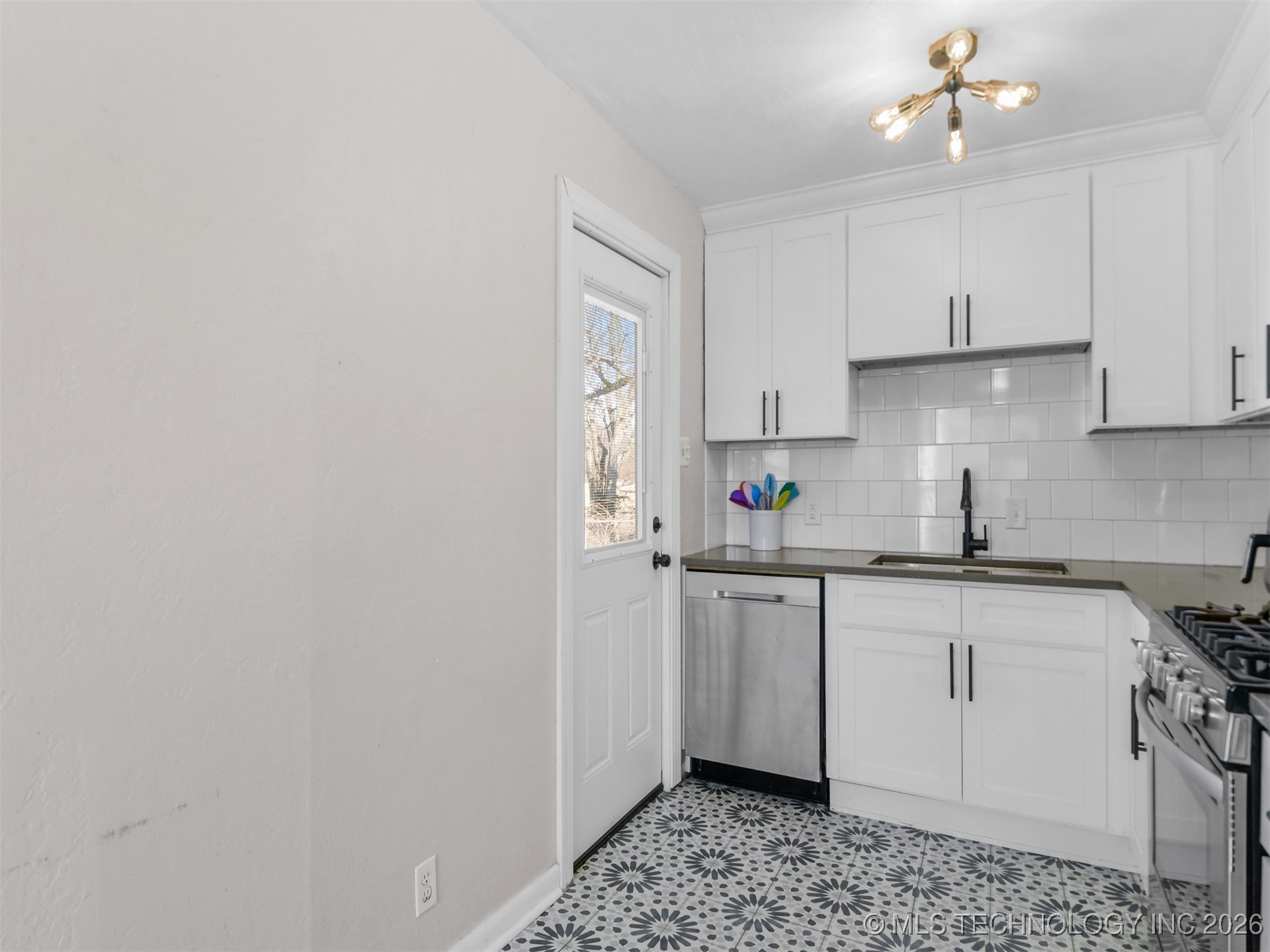 1610 Tower Drive Property Photo 12