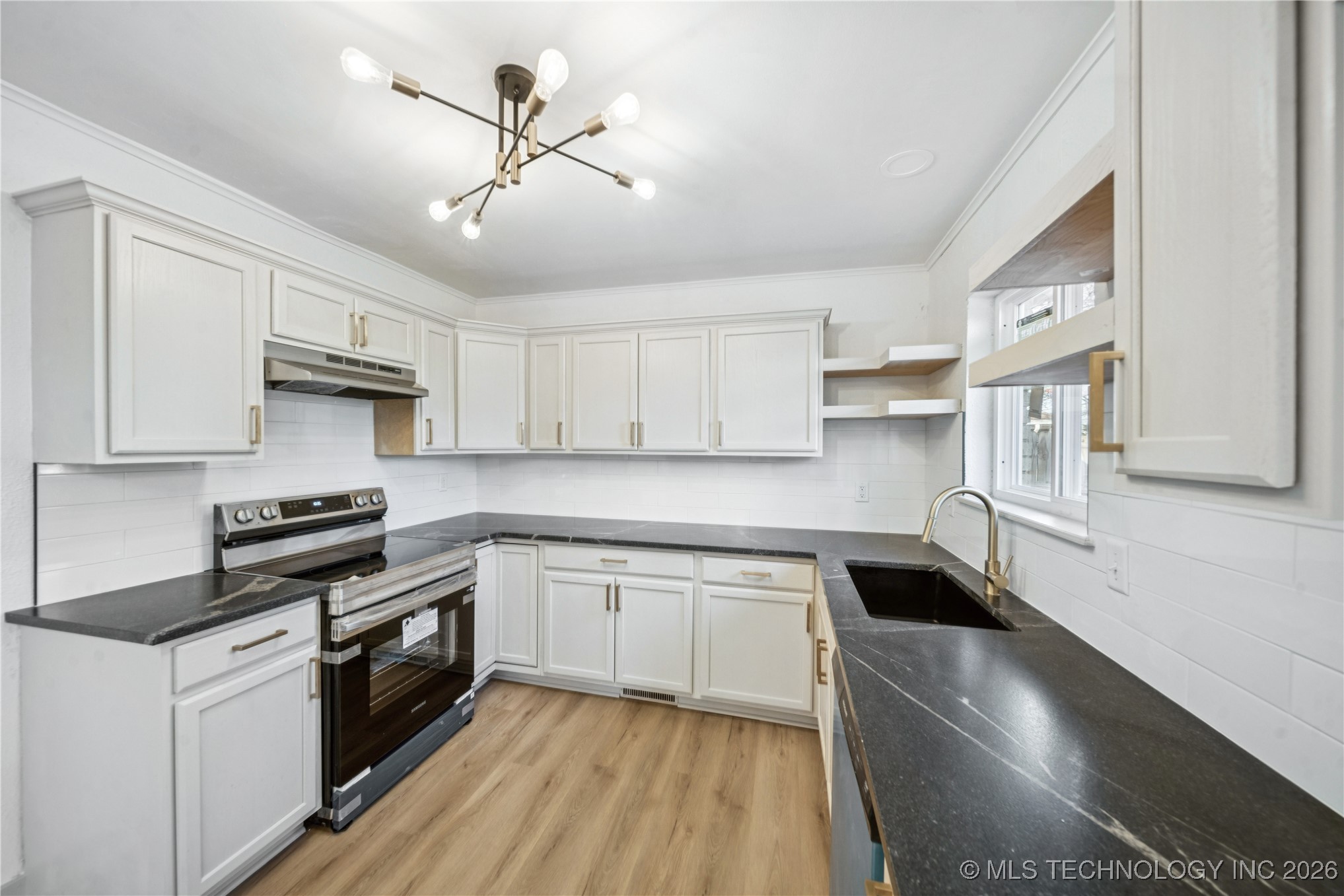 3401 S 93rd East Avenue Property Photo 12