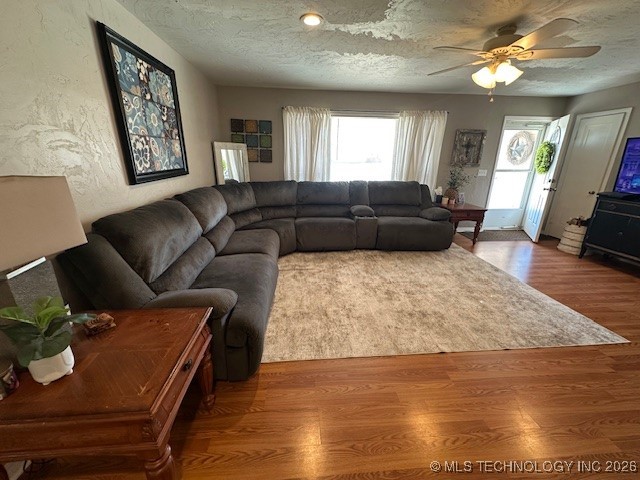 924 N Burns Property Photo 17