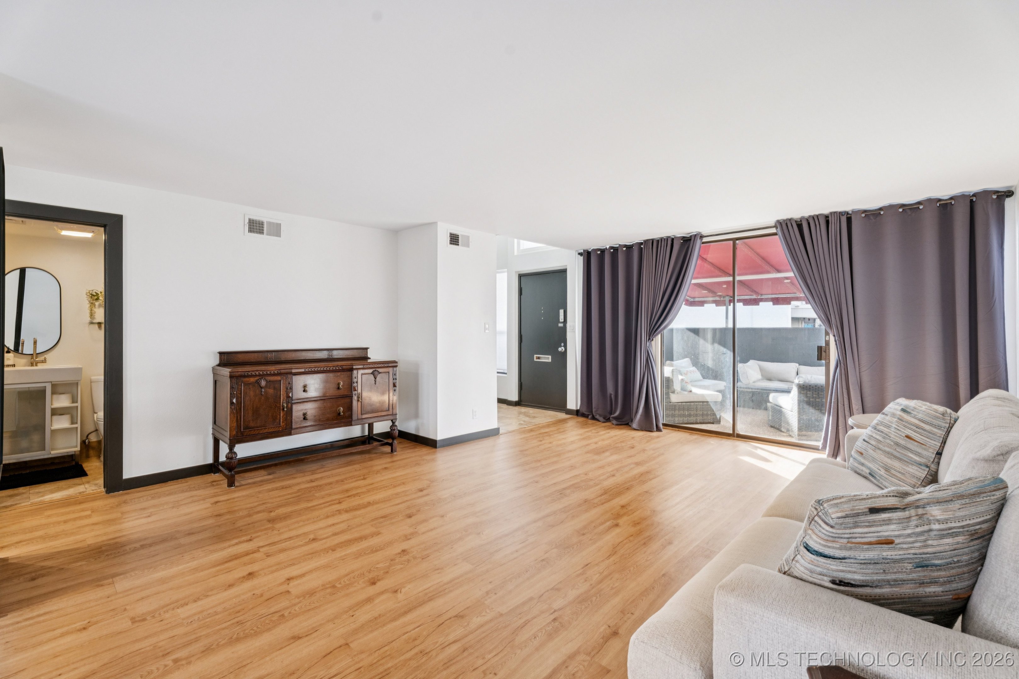 410 W 7th Street 244 Property Photo 7