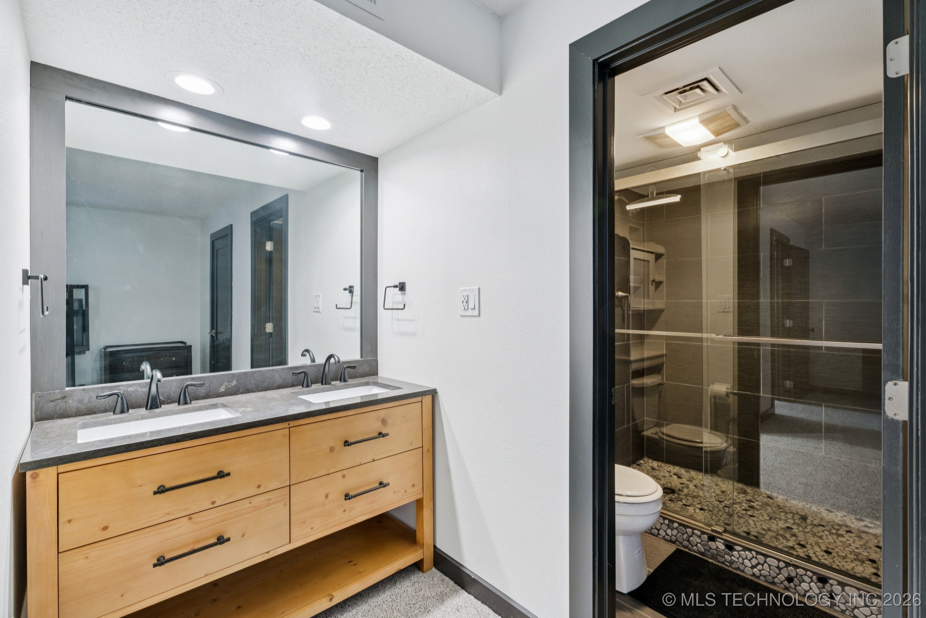 410 W 7th Street 244 Property Photo 19