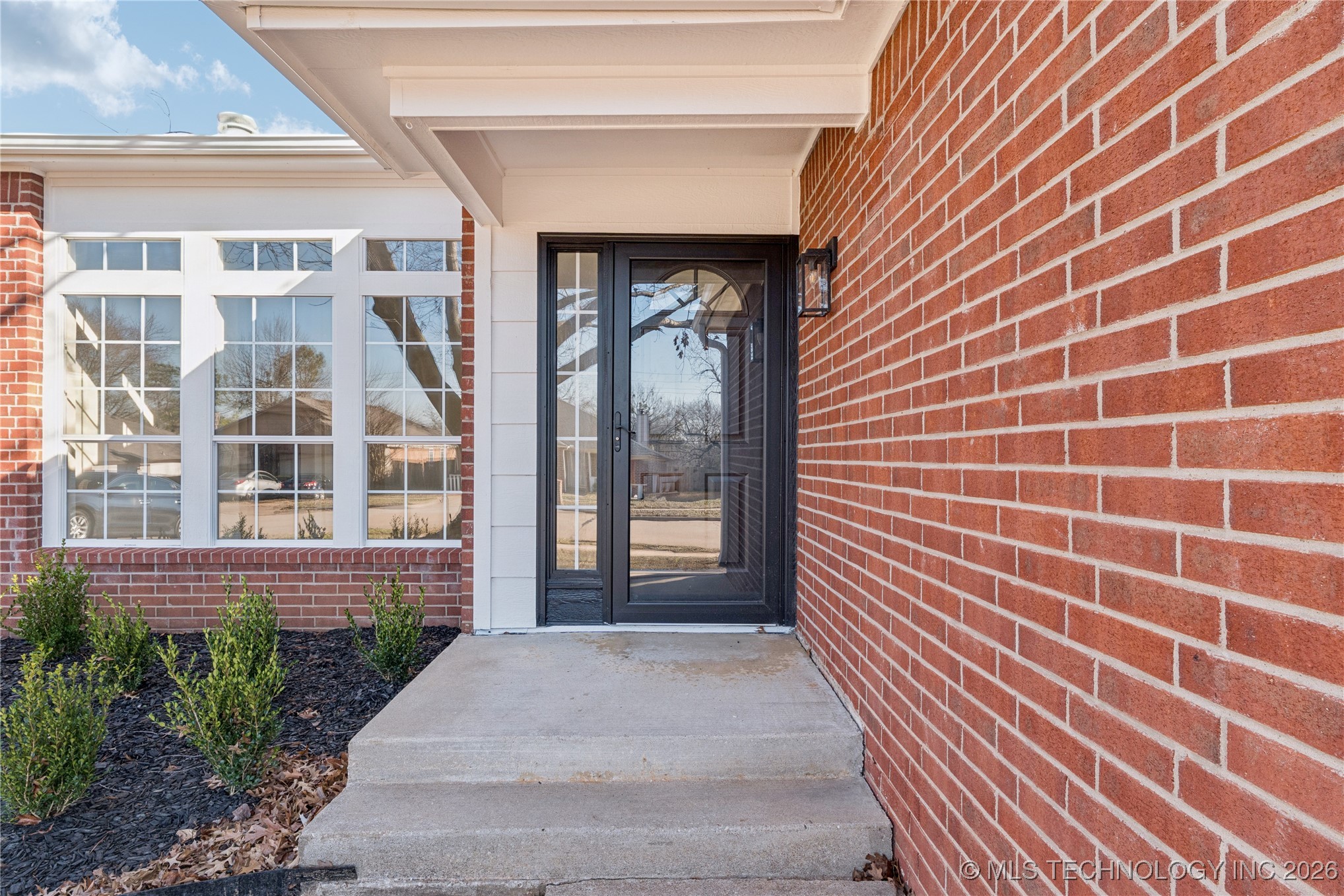 11229 S Nandina Avenue Property Photo 3