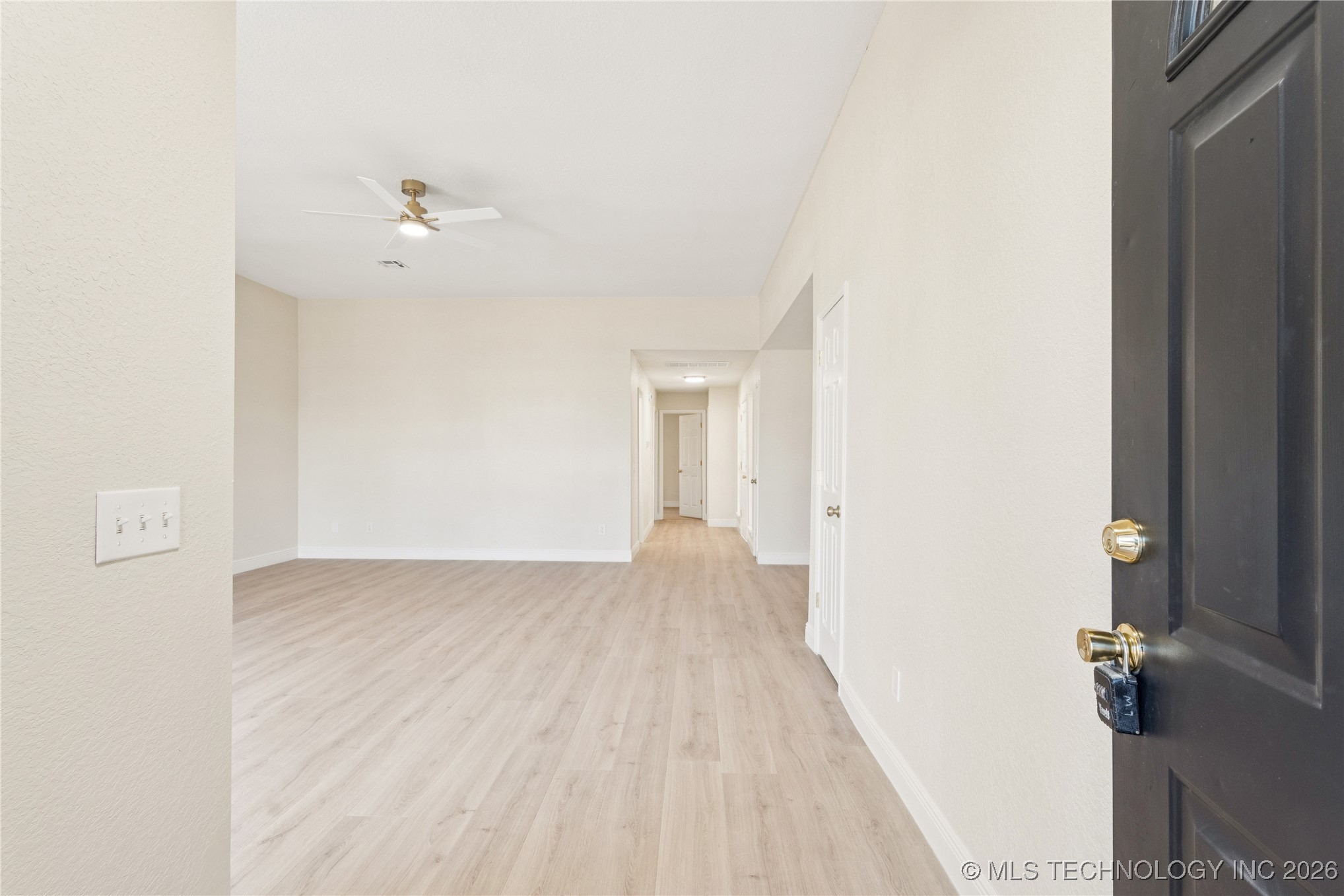 11229 S Nandina Avenue Property Photo 4