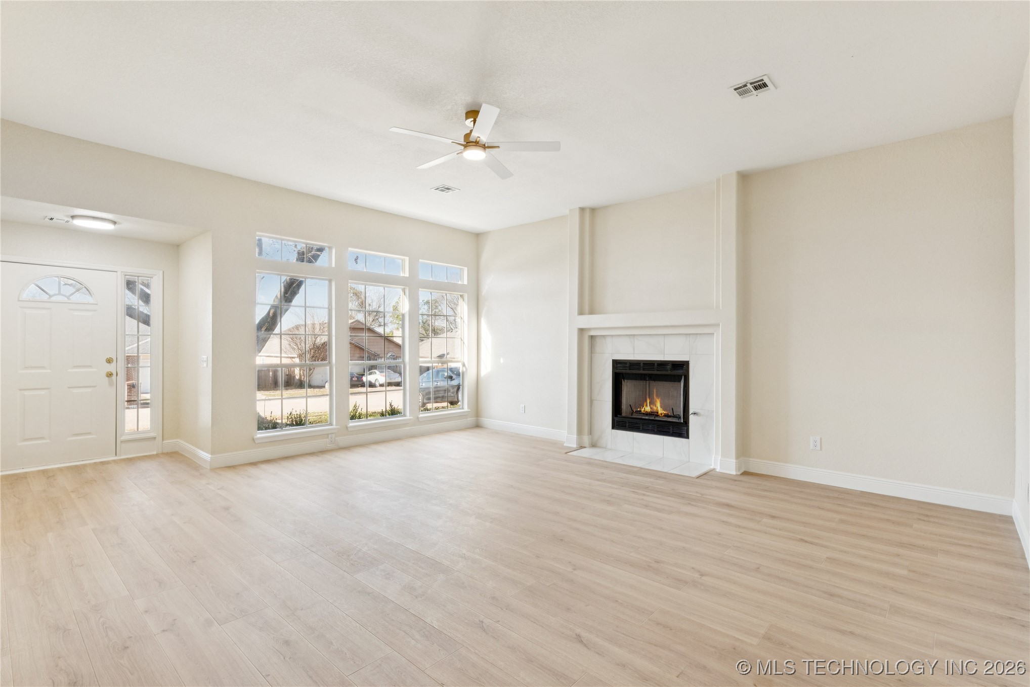 11229 S Nandina Avenue Property Photo 5