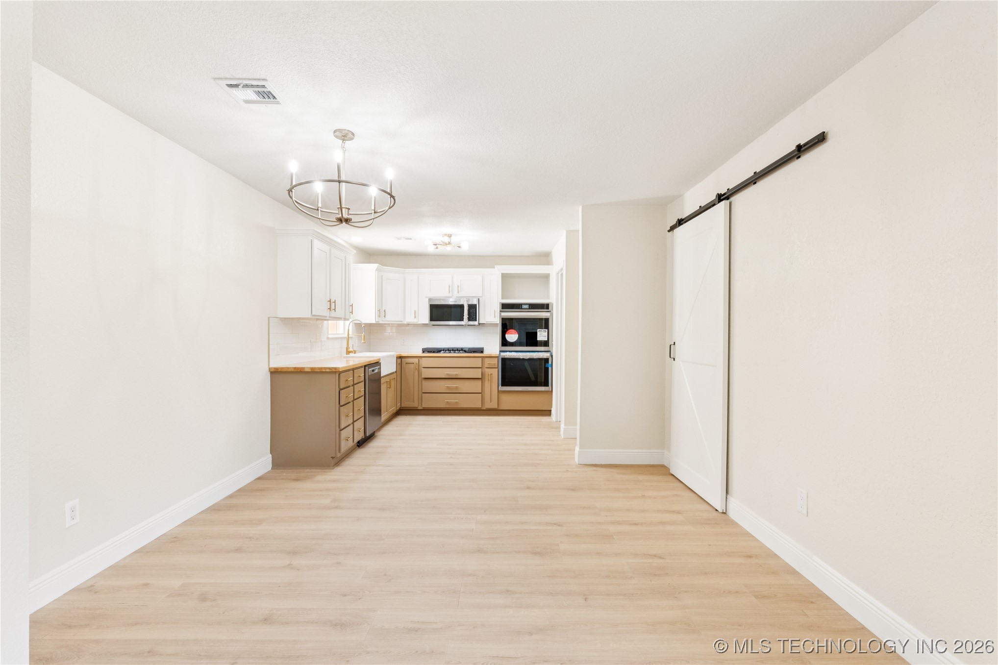 11229 S Nandina Avenue Property Photo 7