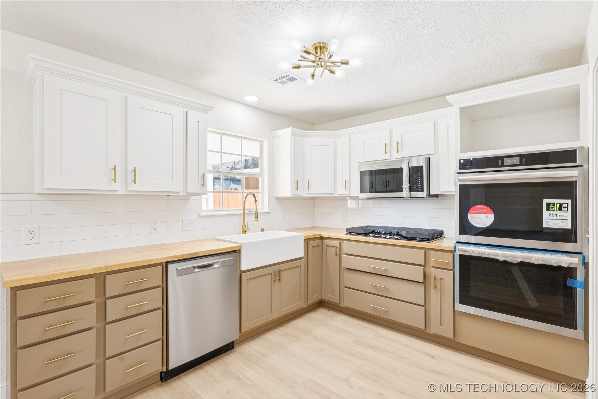 11229 S Nandina Avenue Property Photo 8