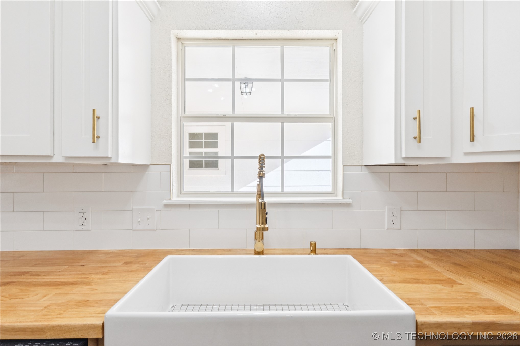 11229 S Nandina Avenue Property Photo 10