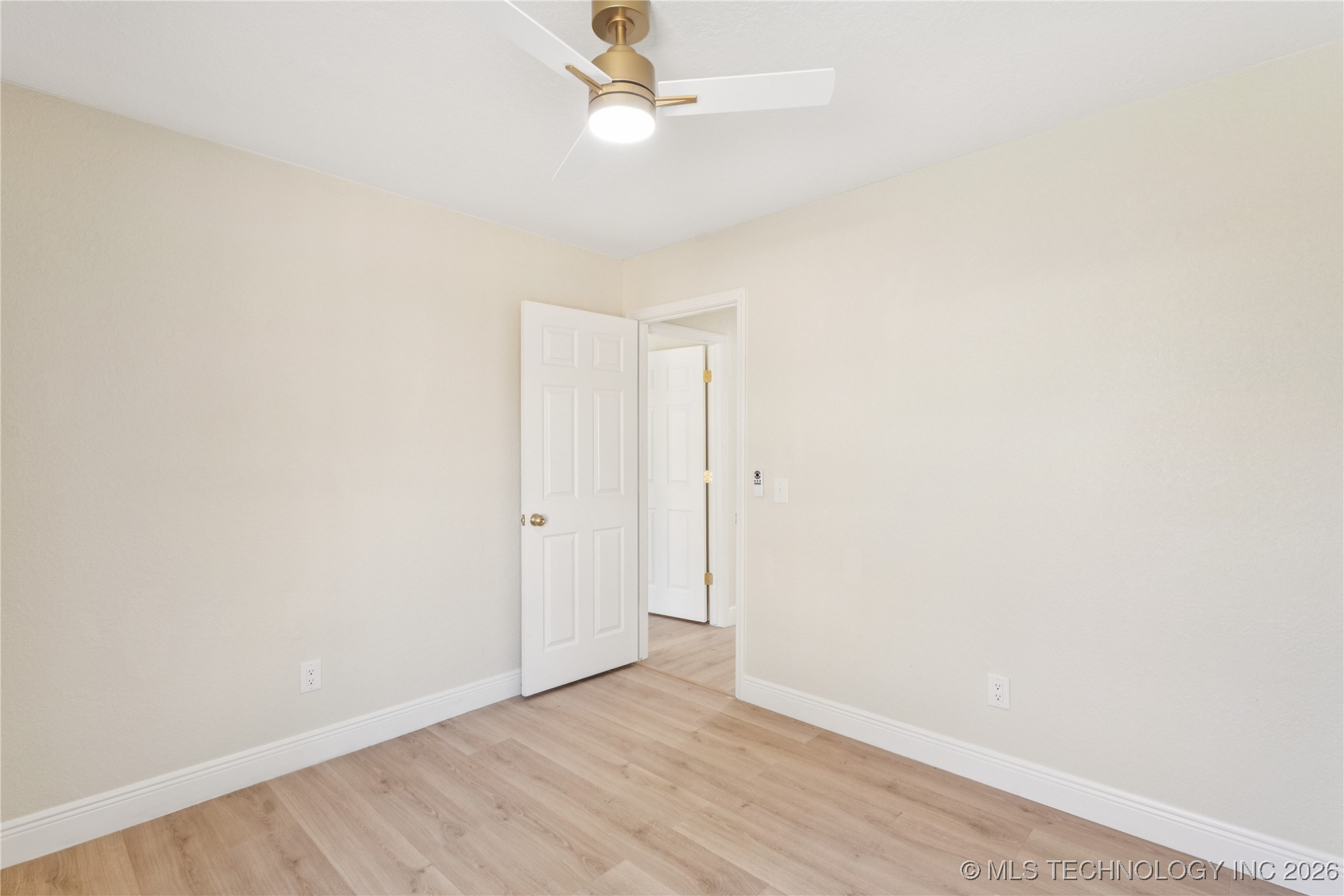 11229 S Nandina Avenue Property Photo 18