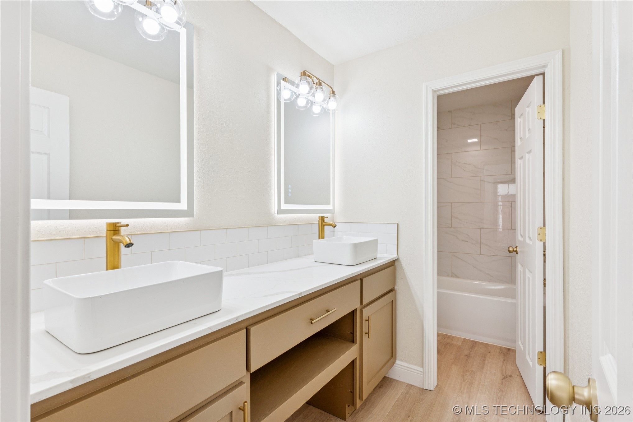 11229 S Nandina Avenue Property Photo 21