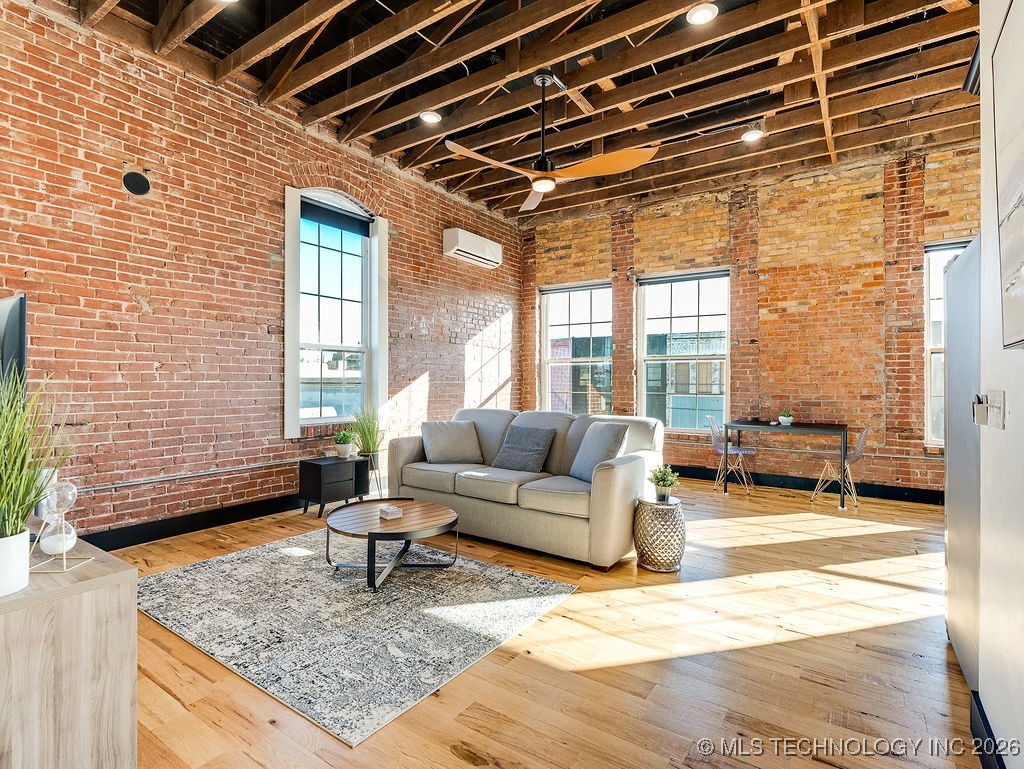 118 W Main Street Property Photo 8