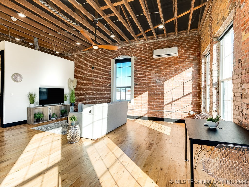 118 W Main Street Property Photo 9