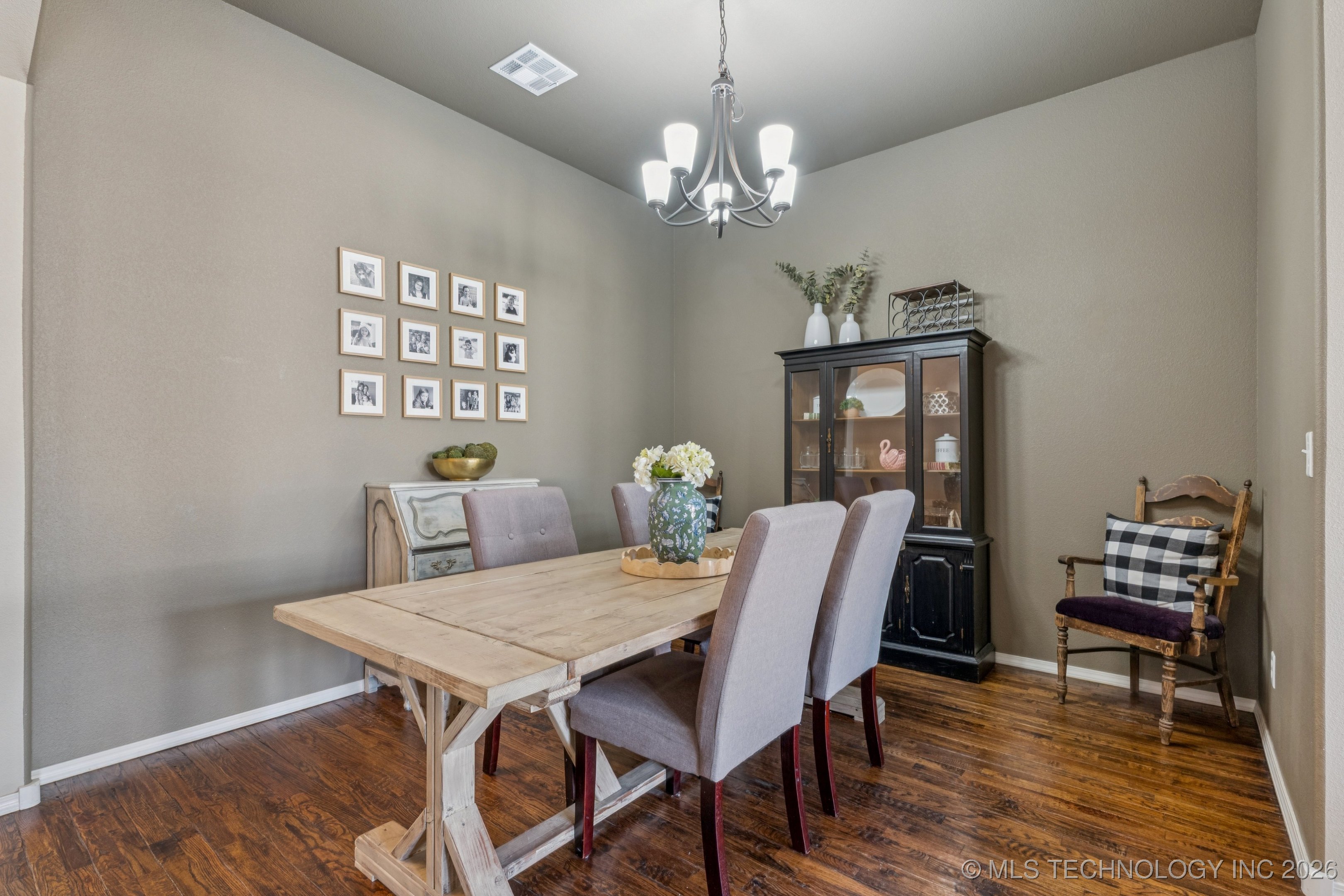 1604 E Quantico Street Property Photo 15