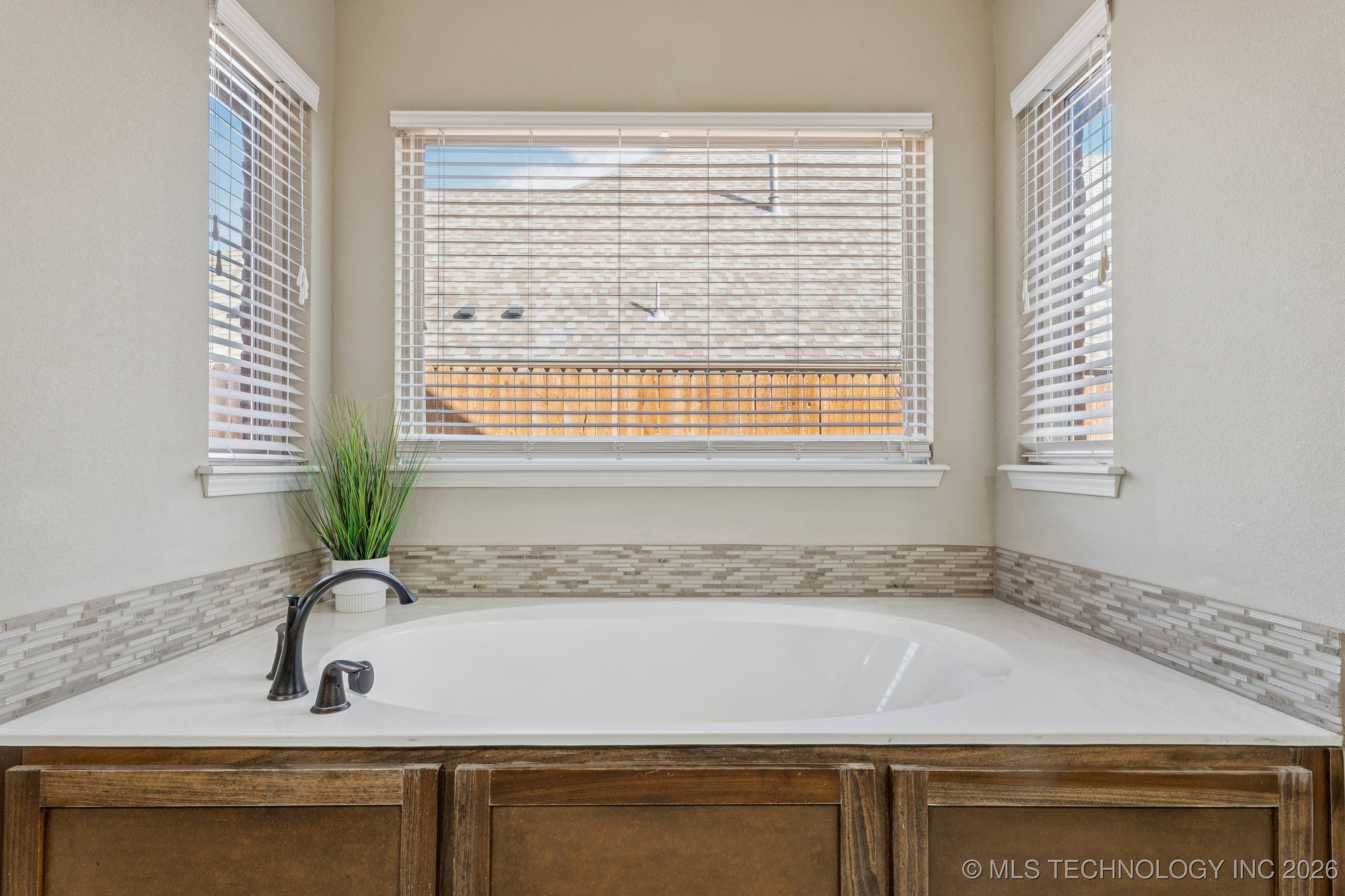 1604 E Quantico Street Property Photo 20