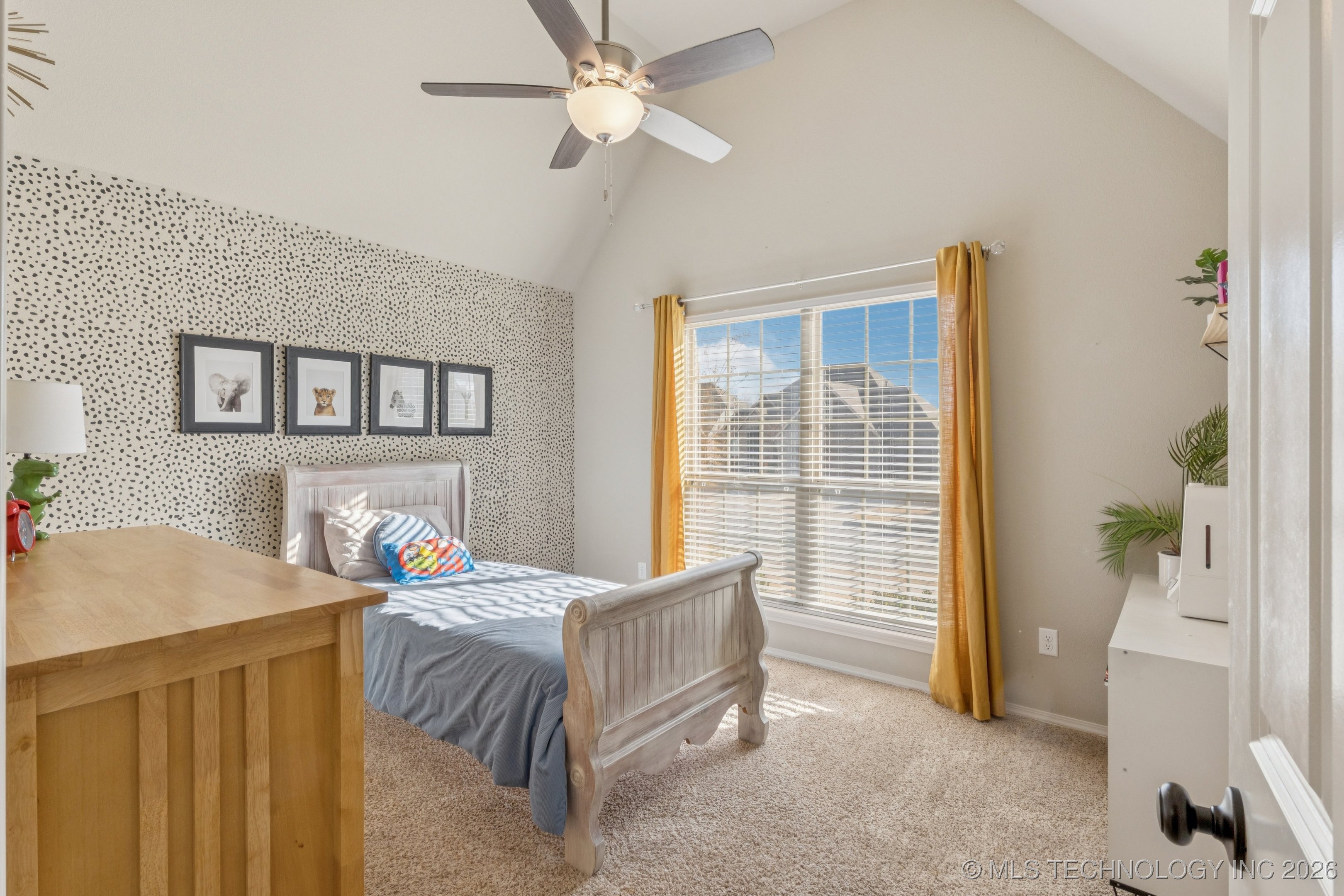 1604 E Quantico Street Property Photo 25