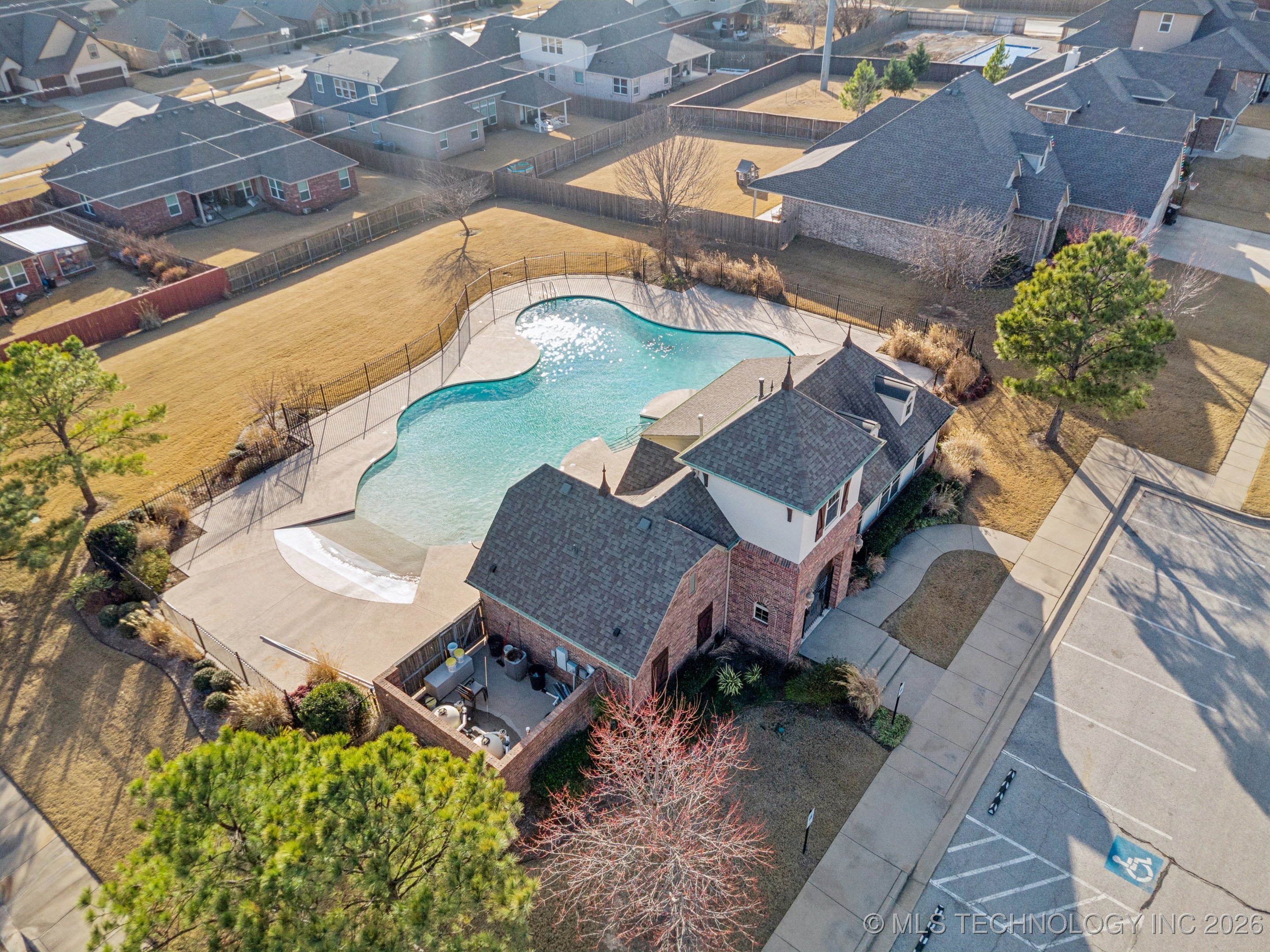 1604 E Quantico Street Property Photo 44