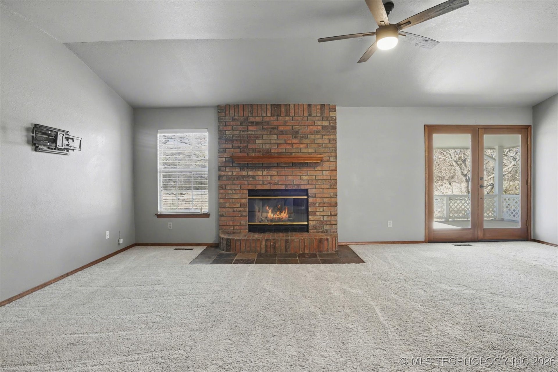 8755 Sunset Drive Property Photo 5