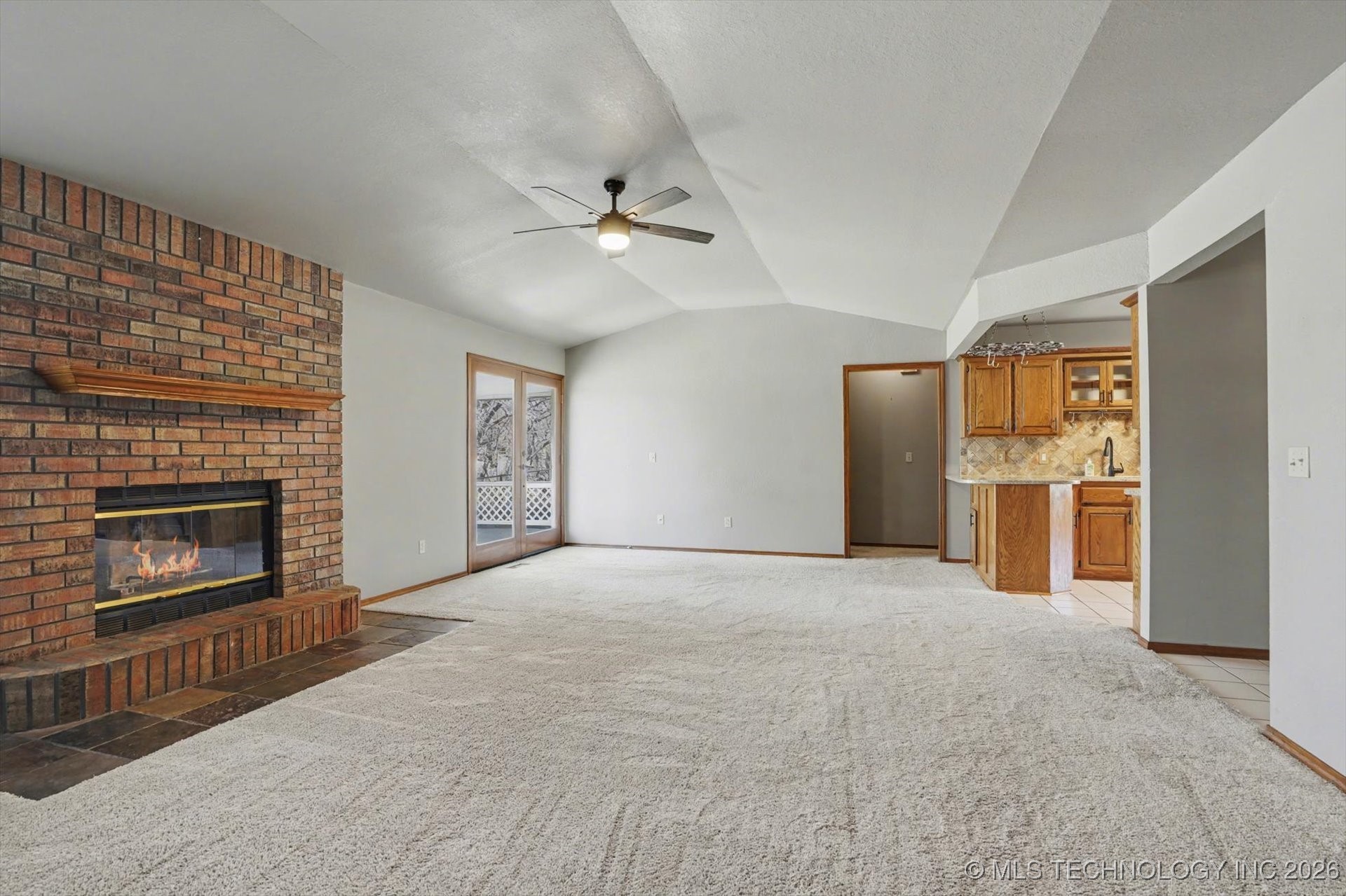 8755 Sunset Drive Property Photo 6