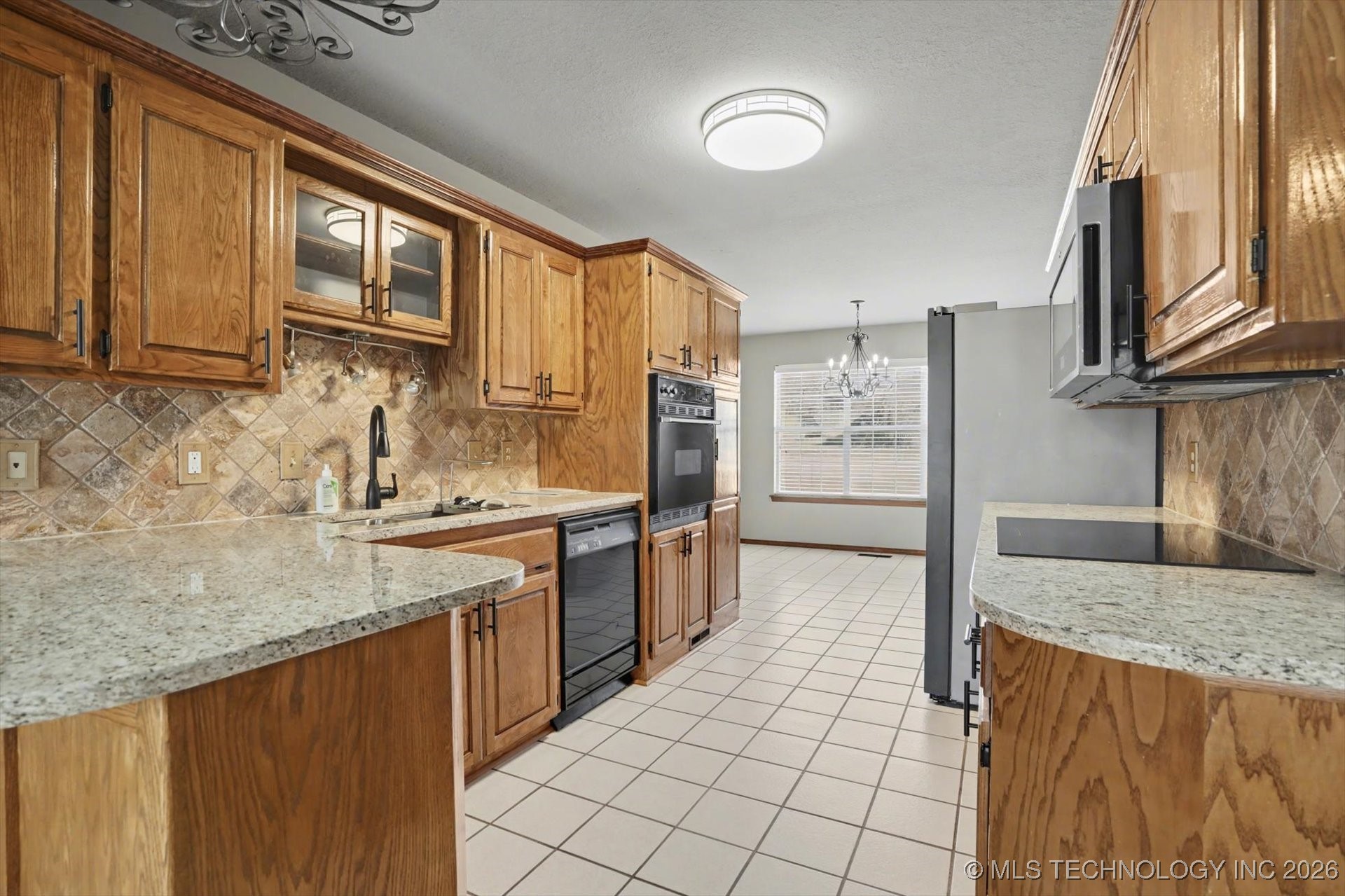 8755 Sunset Drive Property Photo 10