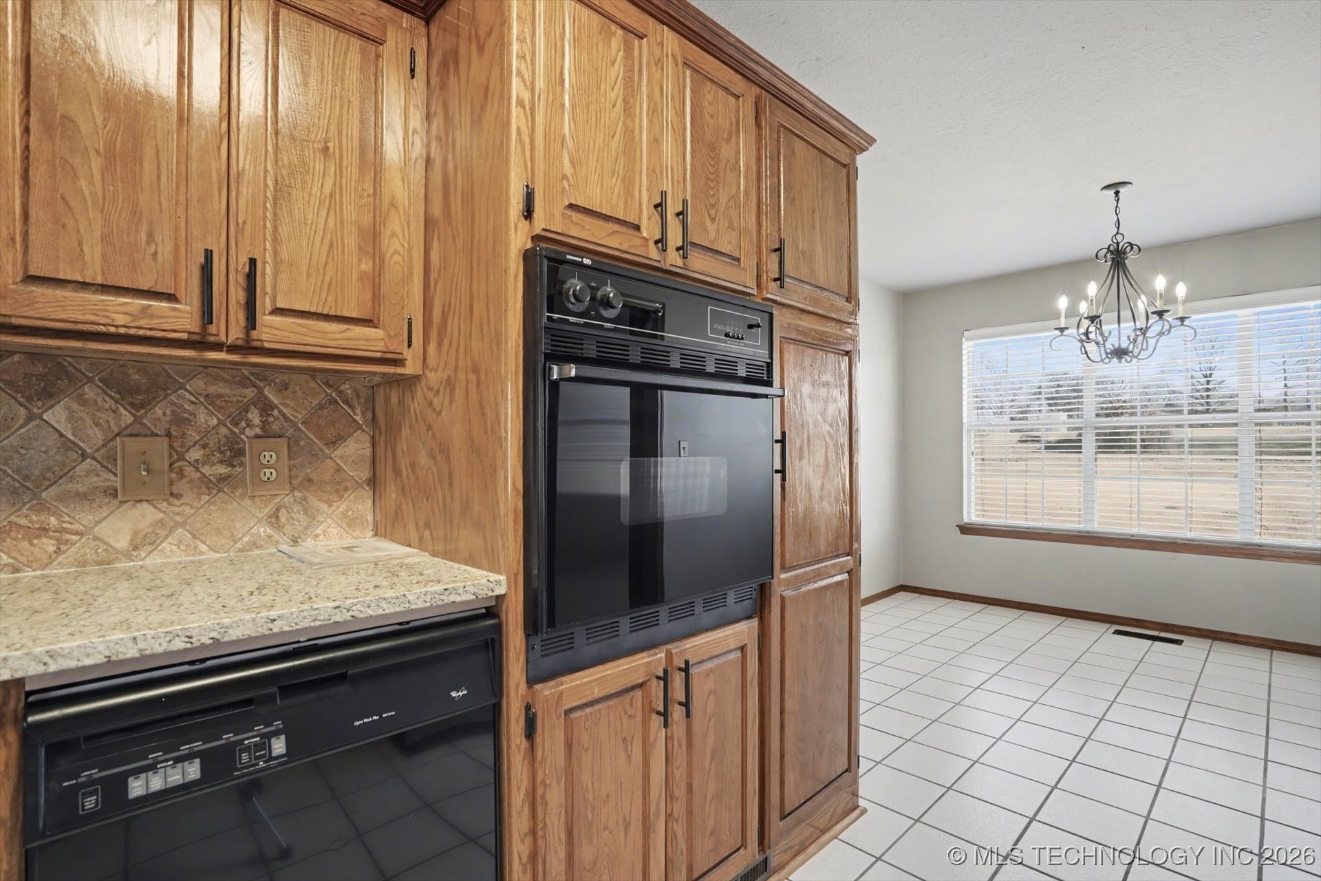 8755 Sunset Drive Property Photo 14