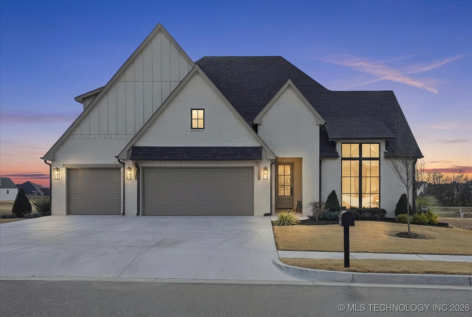 2338 E 134th Circle S Property Photo 1