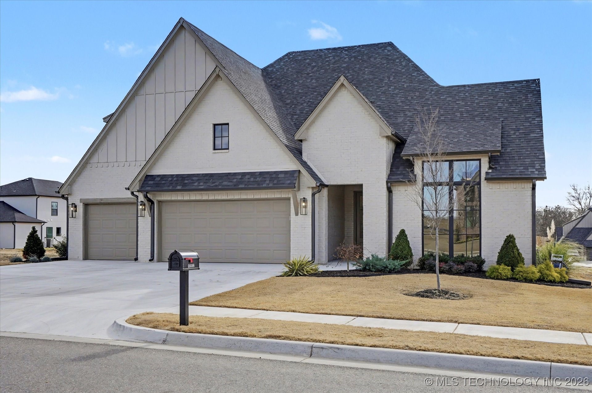 2338 E 134th Circle S Property Photo 3