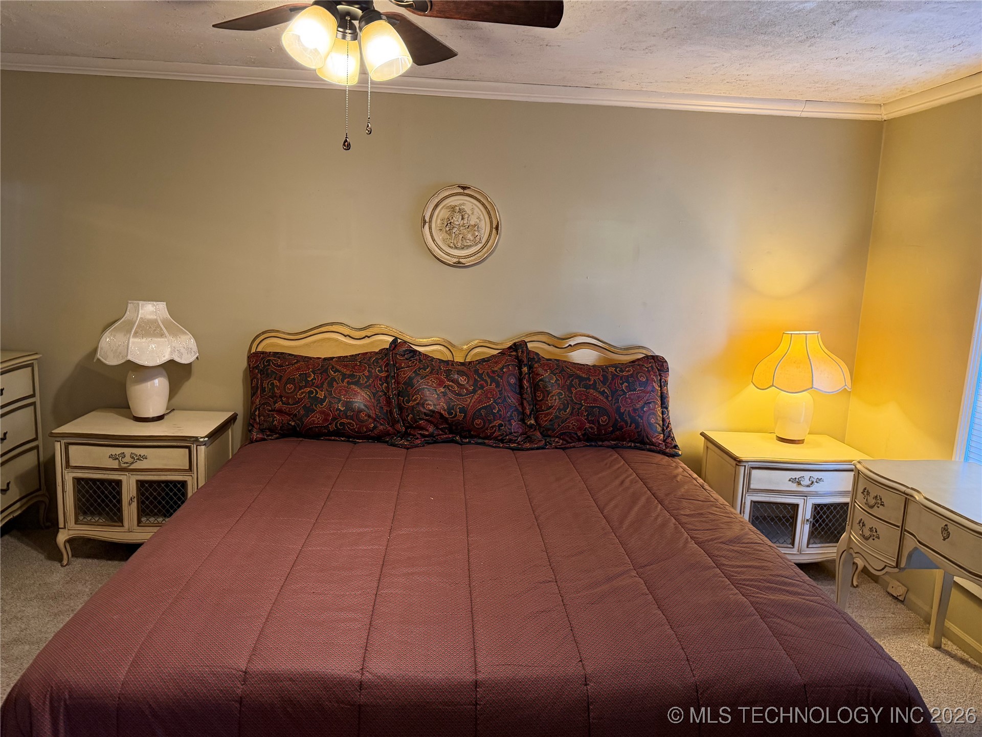 304 E Woodrow Place Property Photo 3