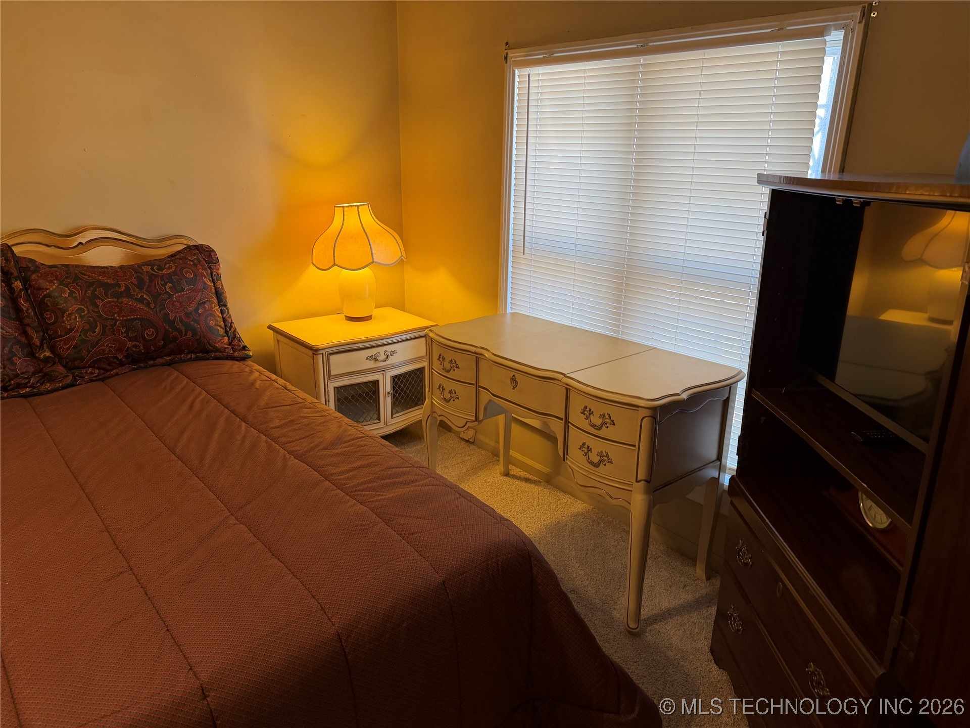 304 E Woodrow Place Property Photo 4