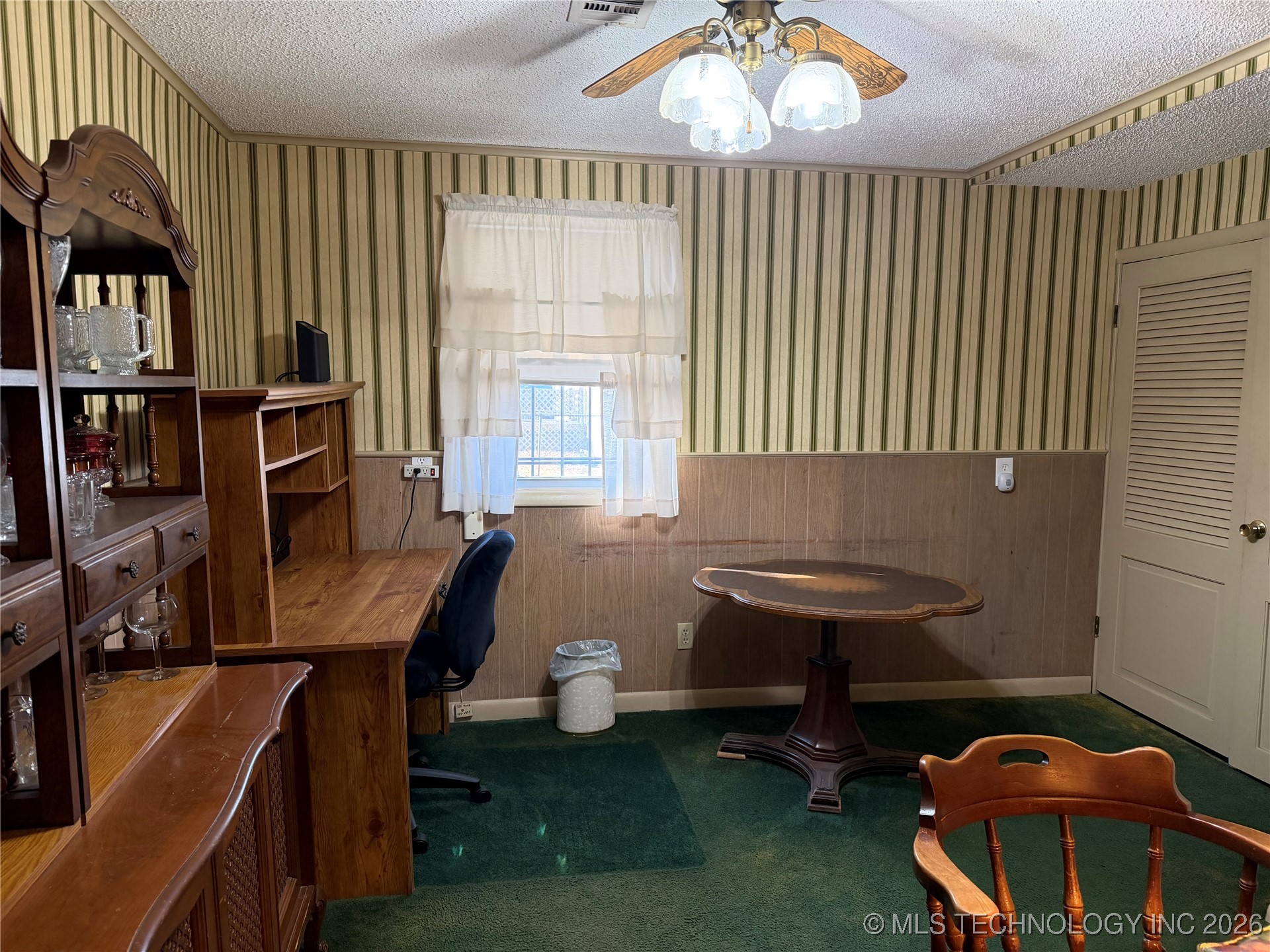 304 E Woodrow Place Property Photo 12