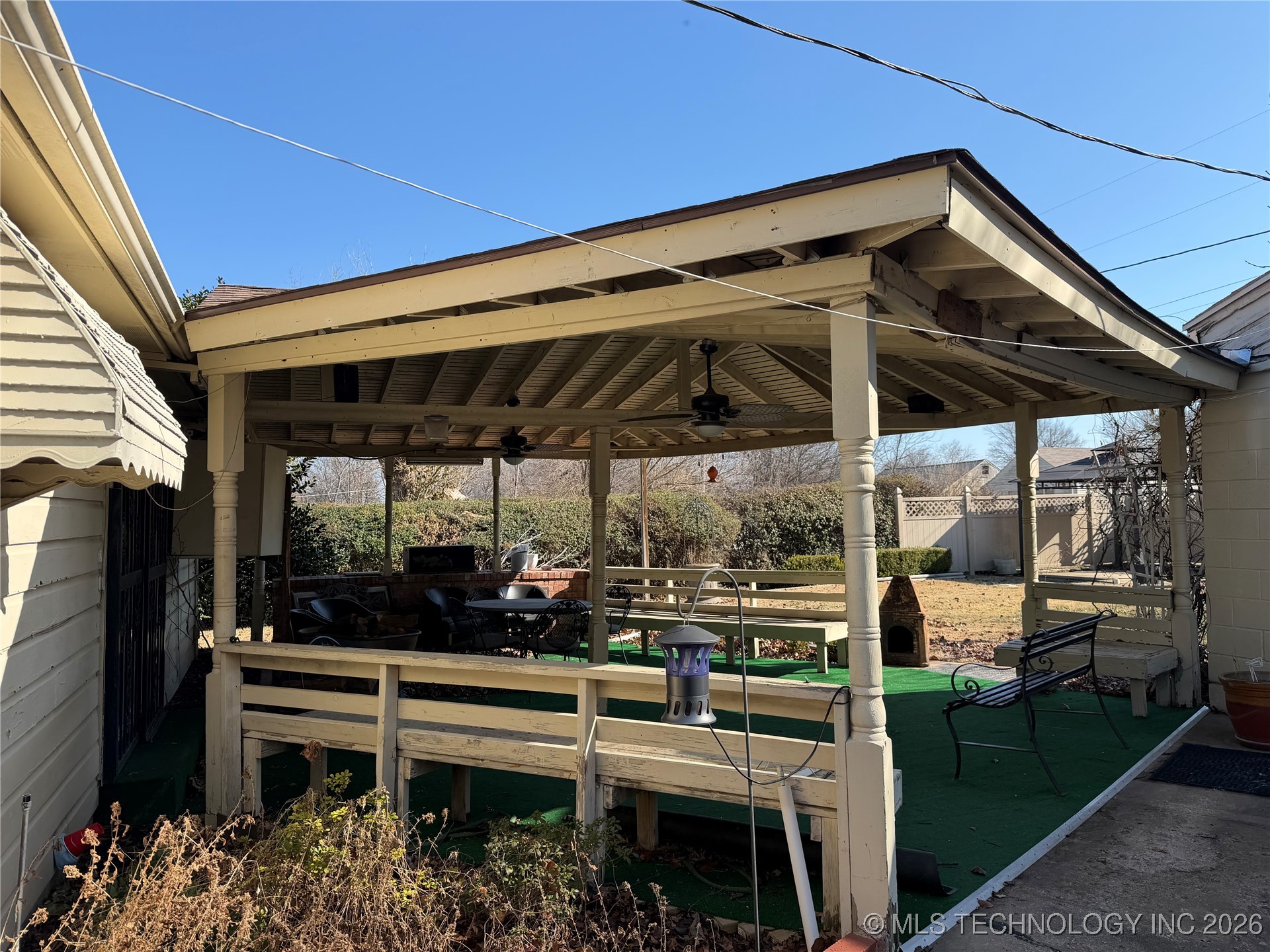 304 E Woodrow Place Property Photo 17