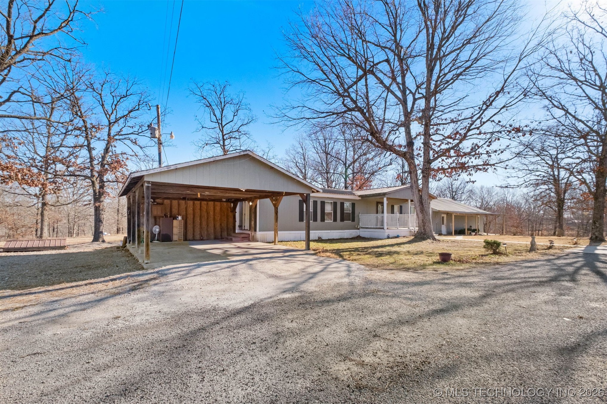 470443 E 723 Road Property Photo 4