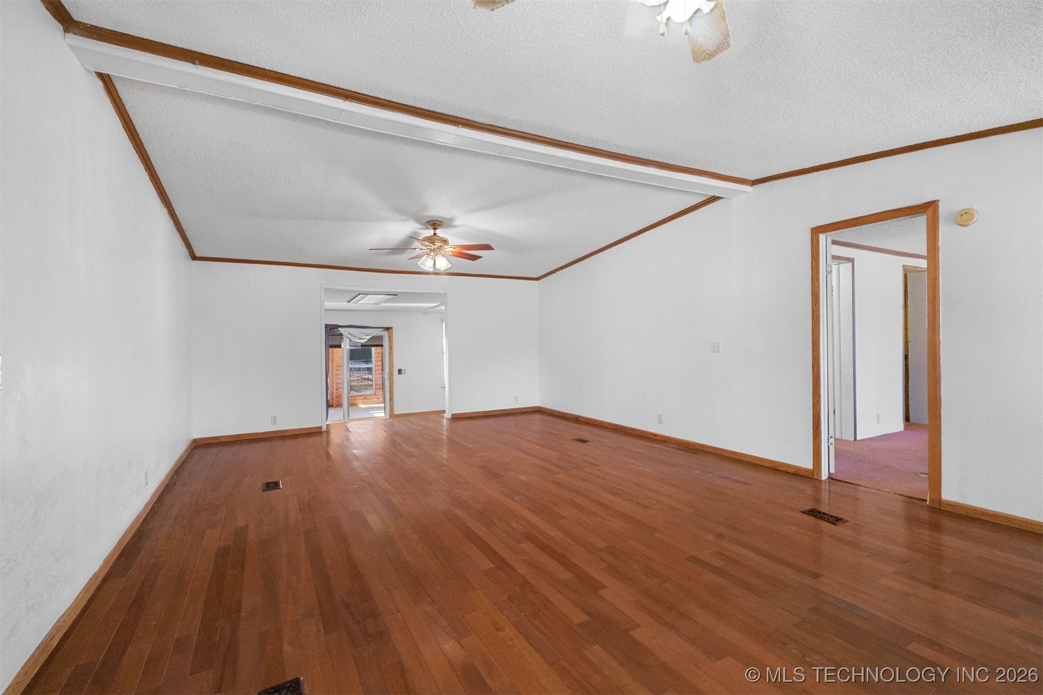 470443 E 723 Road Property Photo 7