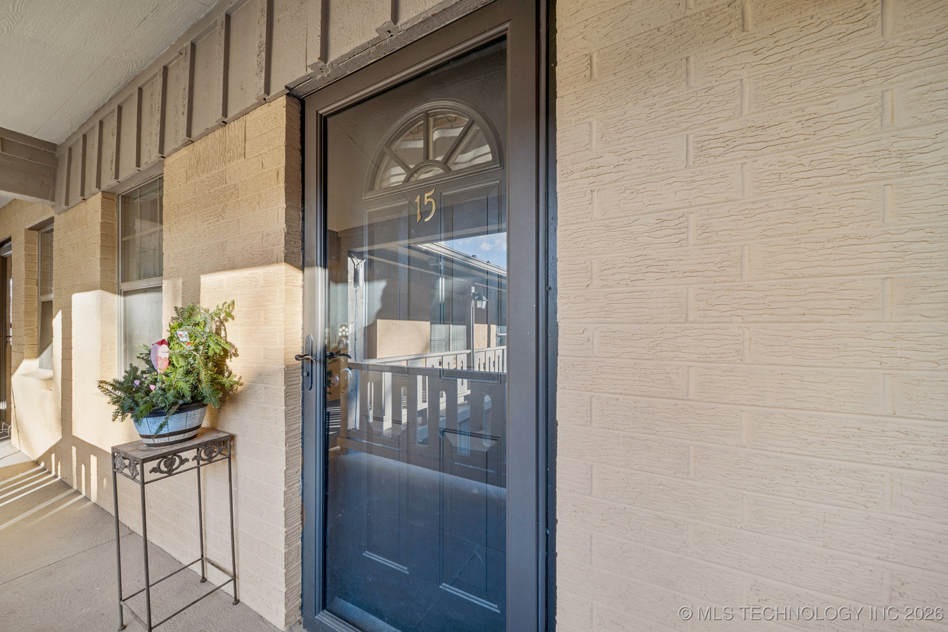 1107 E 45th Place 15 Property Photo 4