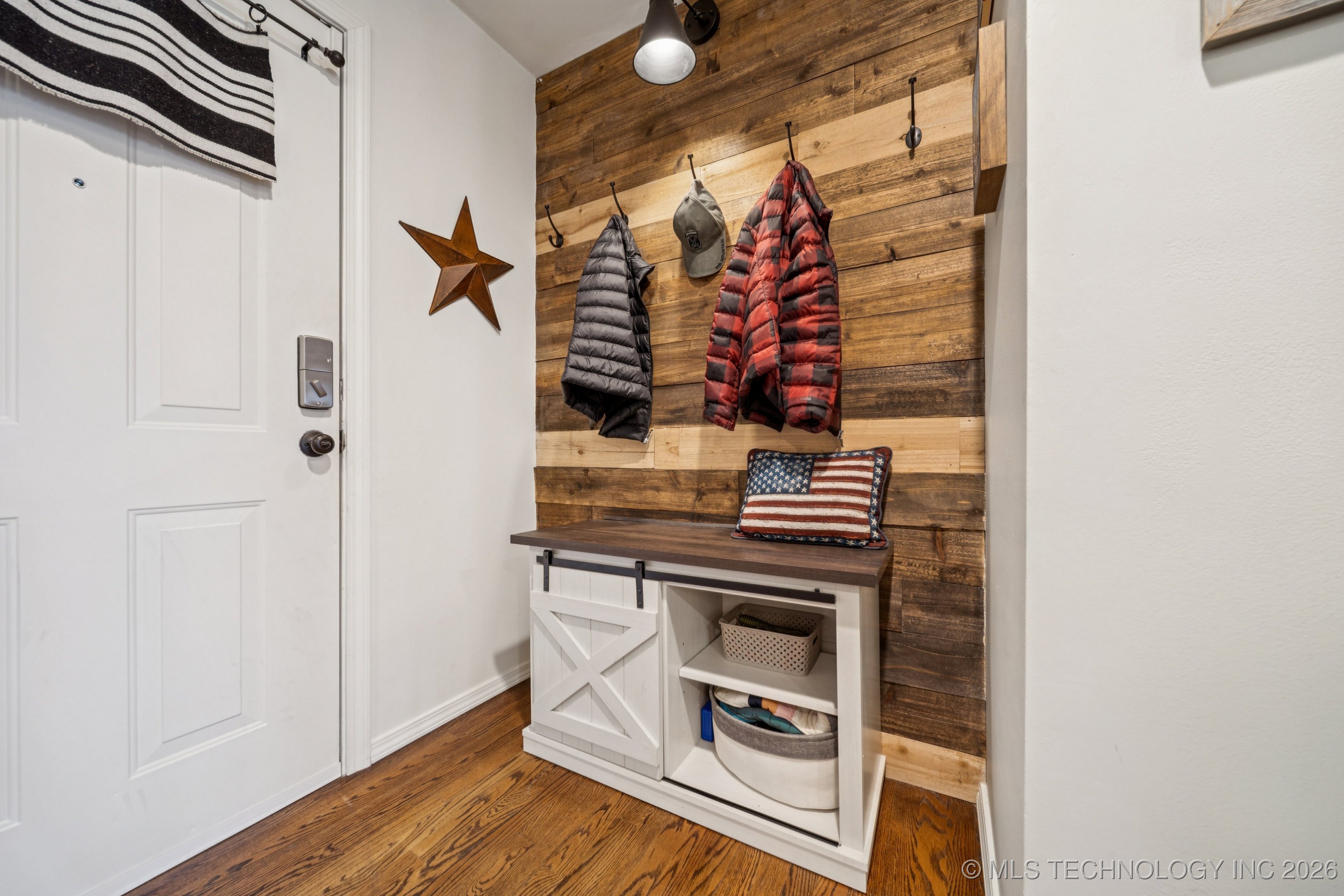 1107 E 45th Place 15 Property Photo 5