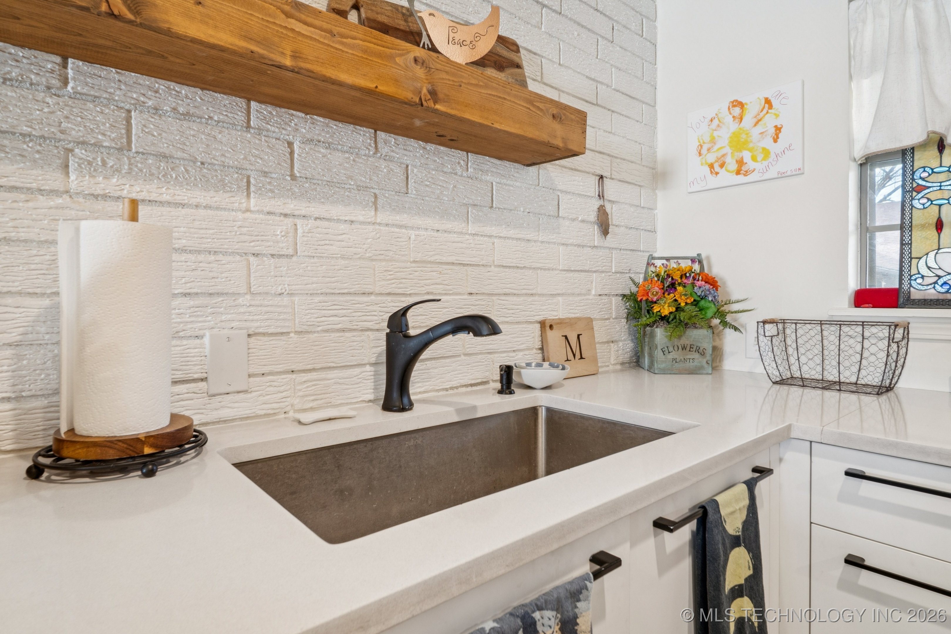 1107 E 45th Place 15 Property Photo 10