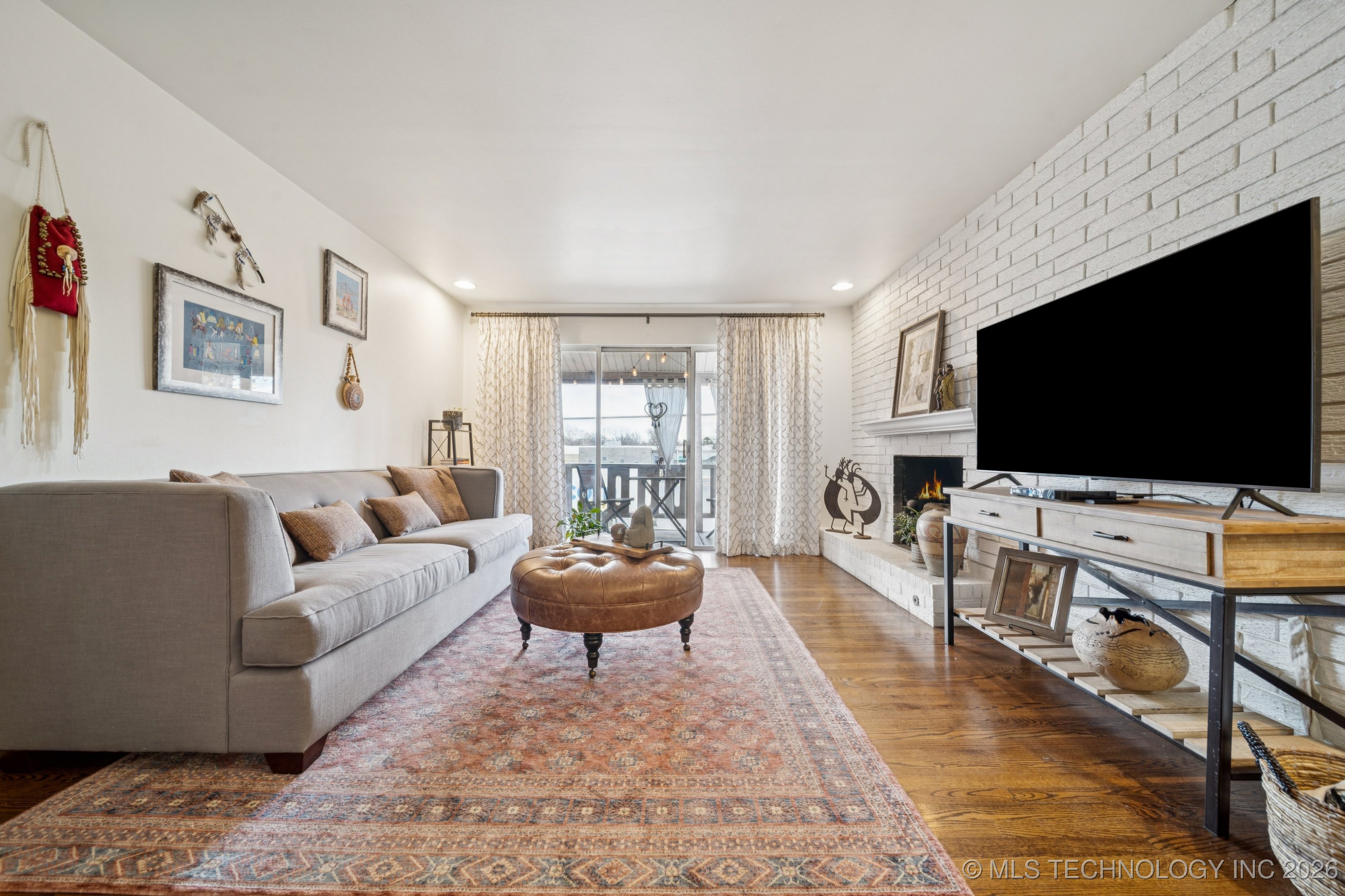 1107 E 45th Place 15 Property Photo 14