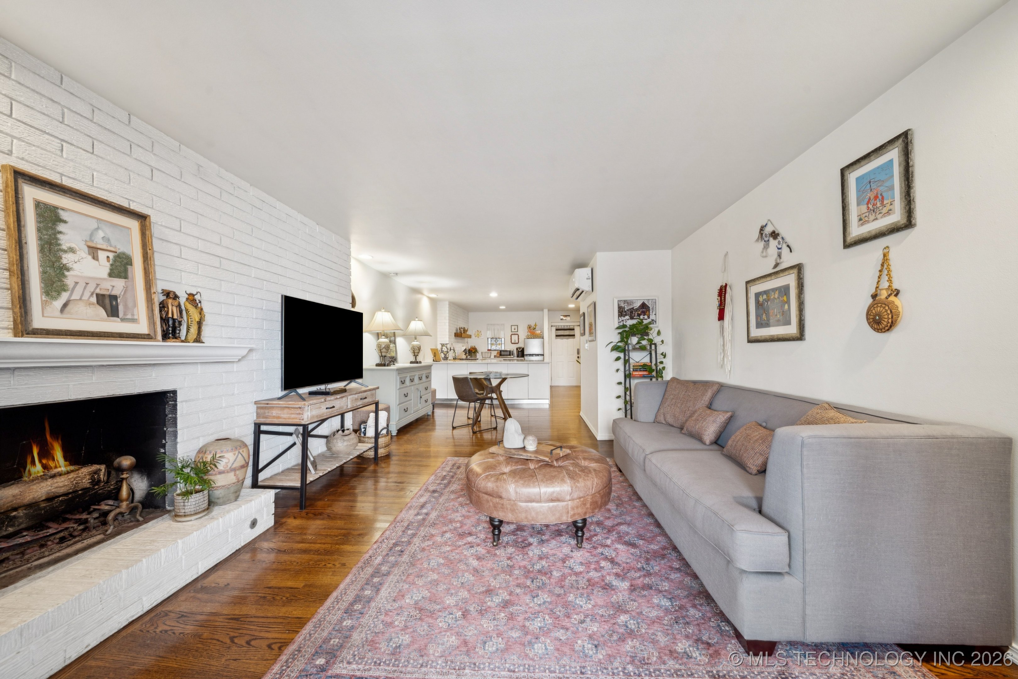 1107 E 45th Place 15 Property Photo 18