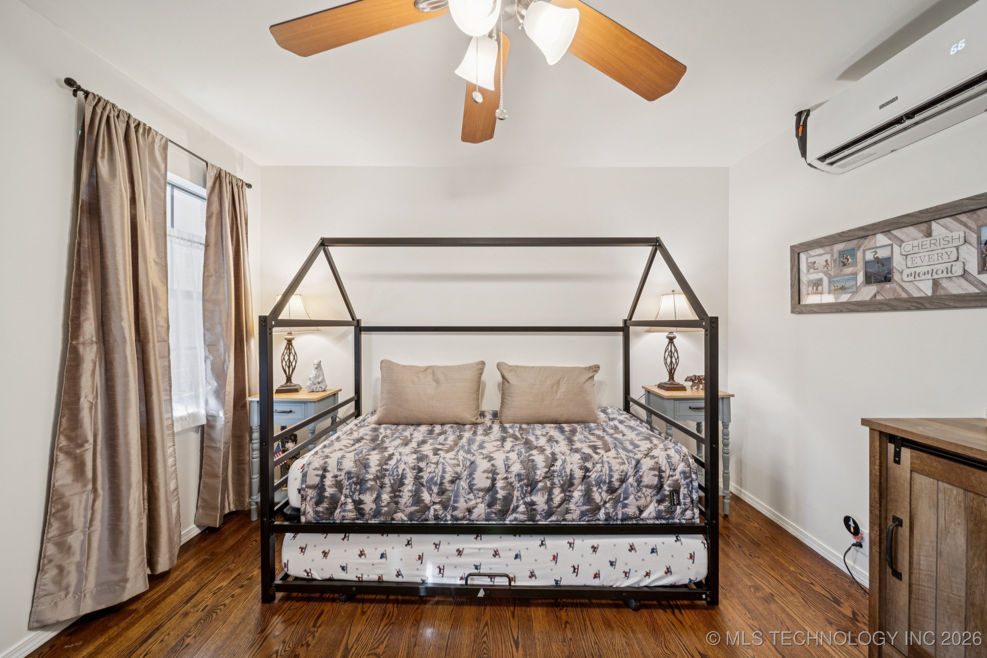 1107 E 45th Place 15 Property Photo 27