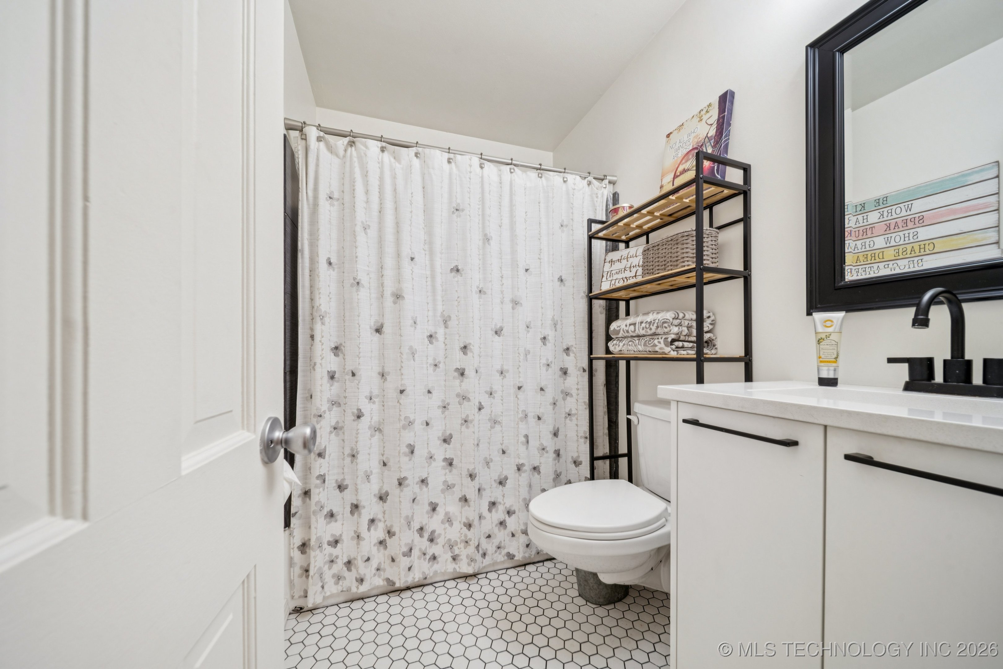 1107 E 45th Place 15 Property Photo 28